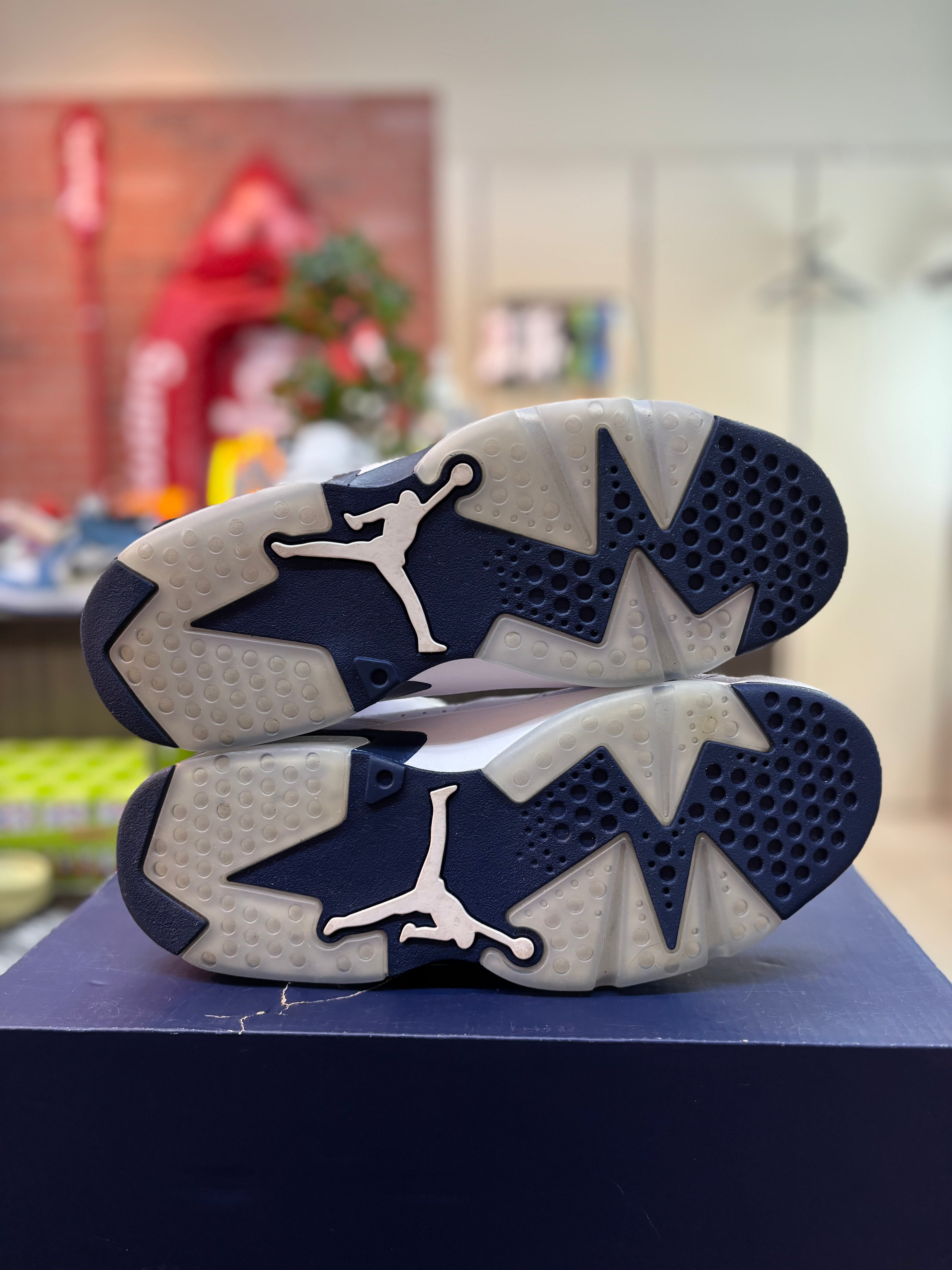 Jordan 6 "Midnight Navy" Size 9.5 Pre Owned