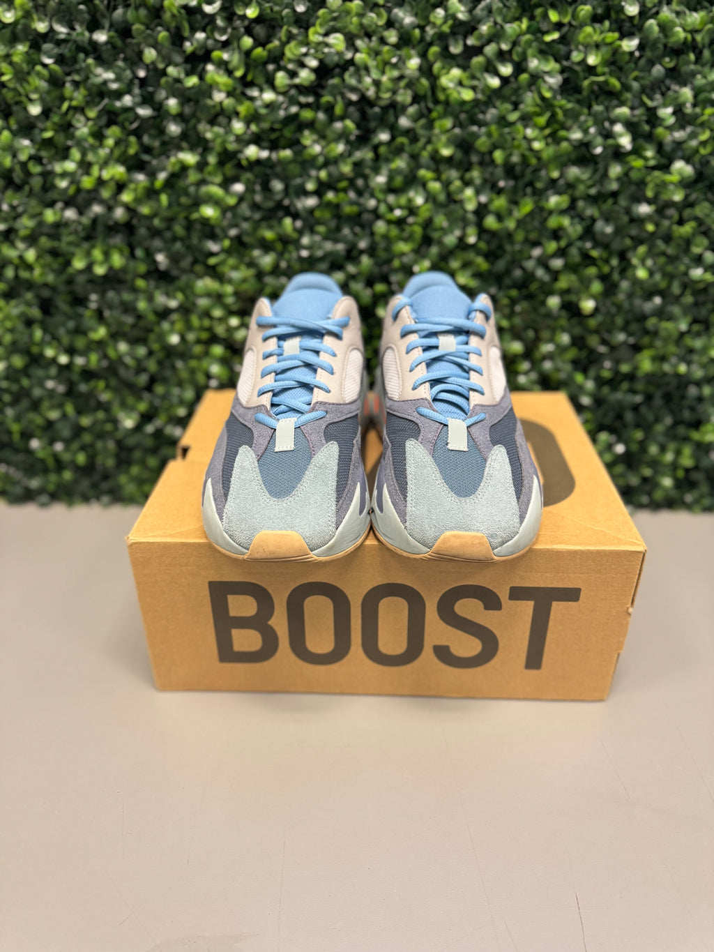 Yeezy 700 "Carbon Blue" Size 10 Preowned