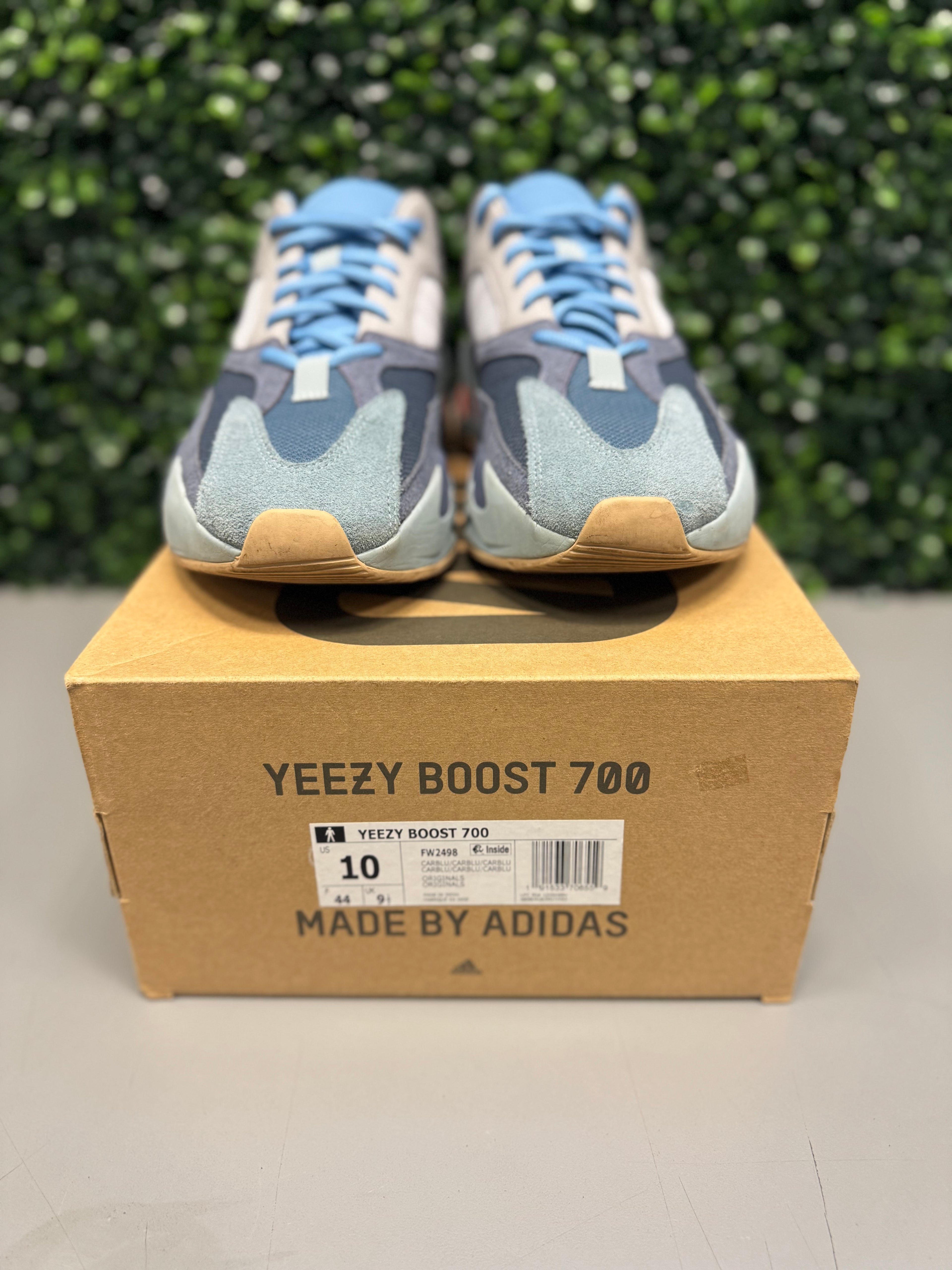 Yeezy 700 "Carbon Blue" Size 10 Preowned