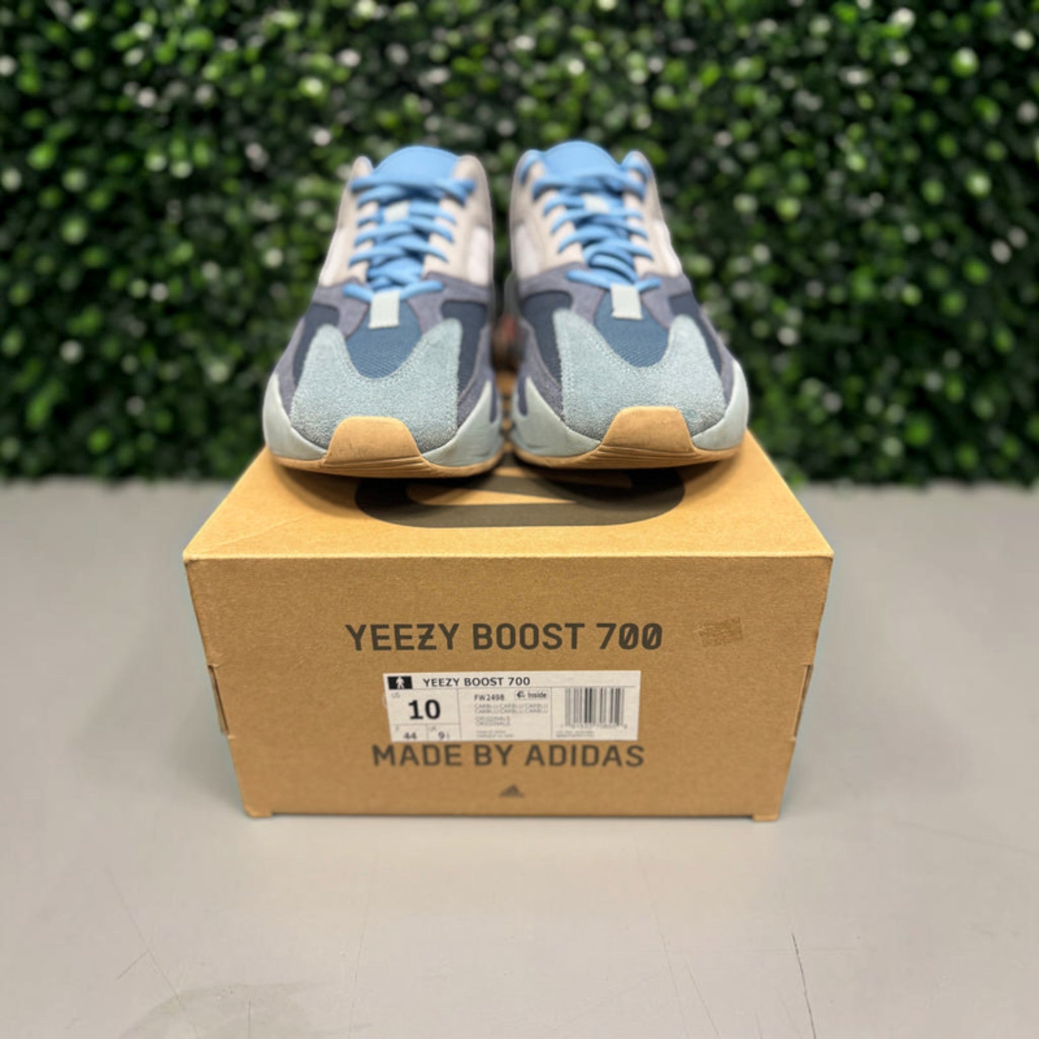 Yeezy 700 "Carbon Blue" Size 10 Preowned