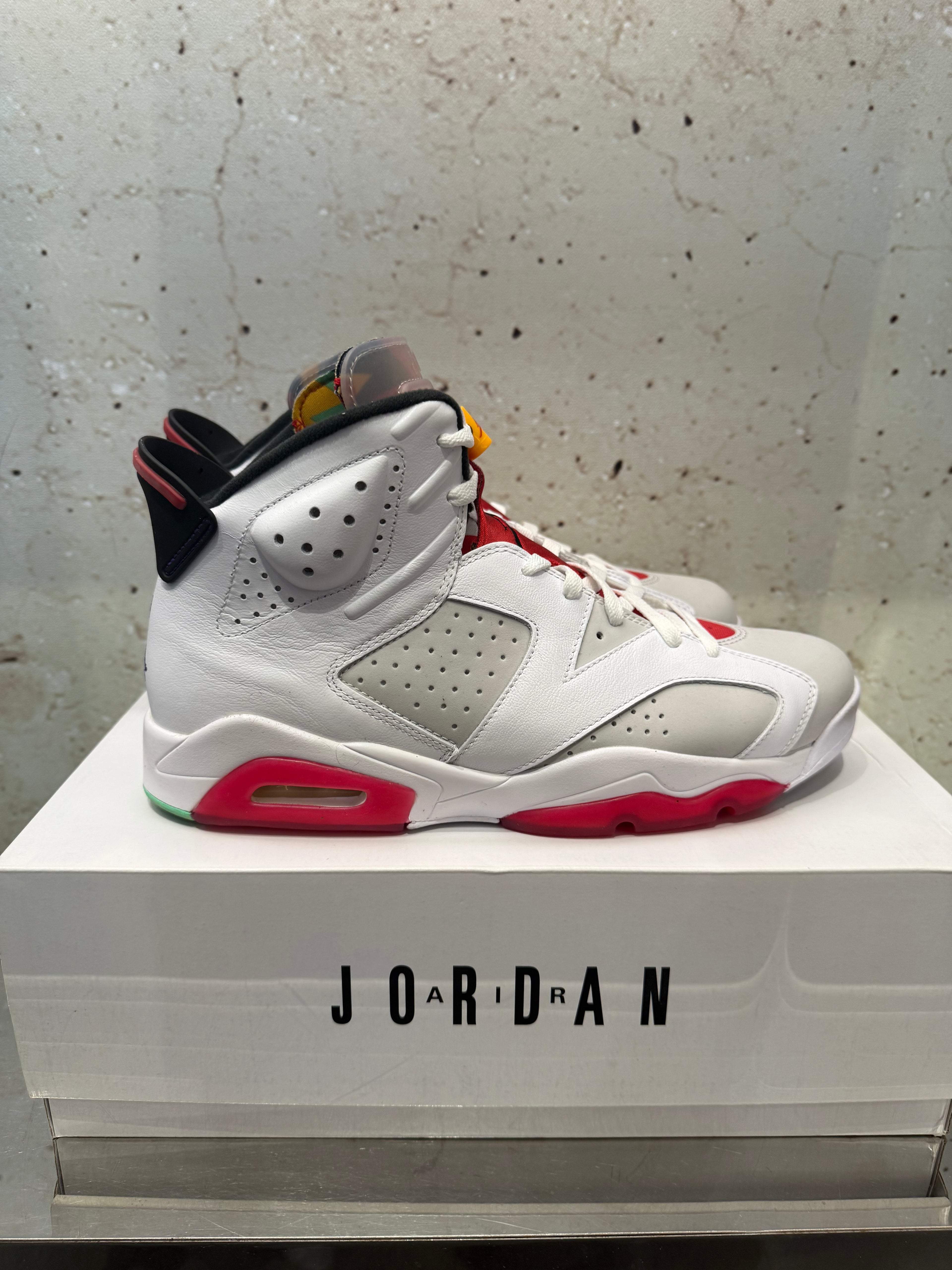 Jordan 6 "Hare" Size 11.5 Preowned