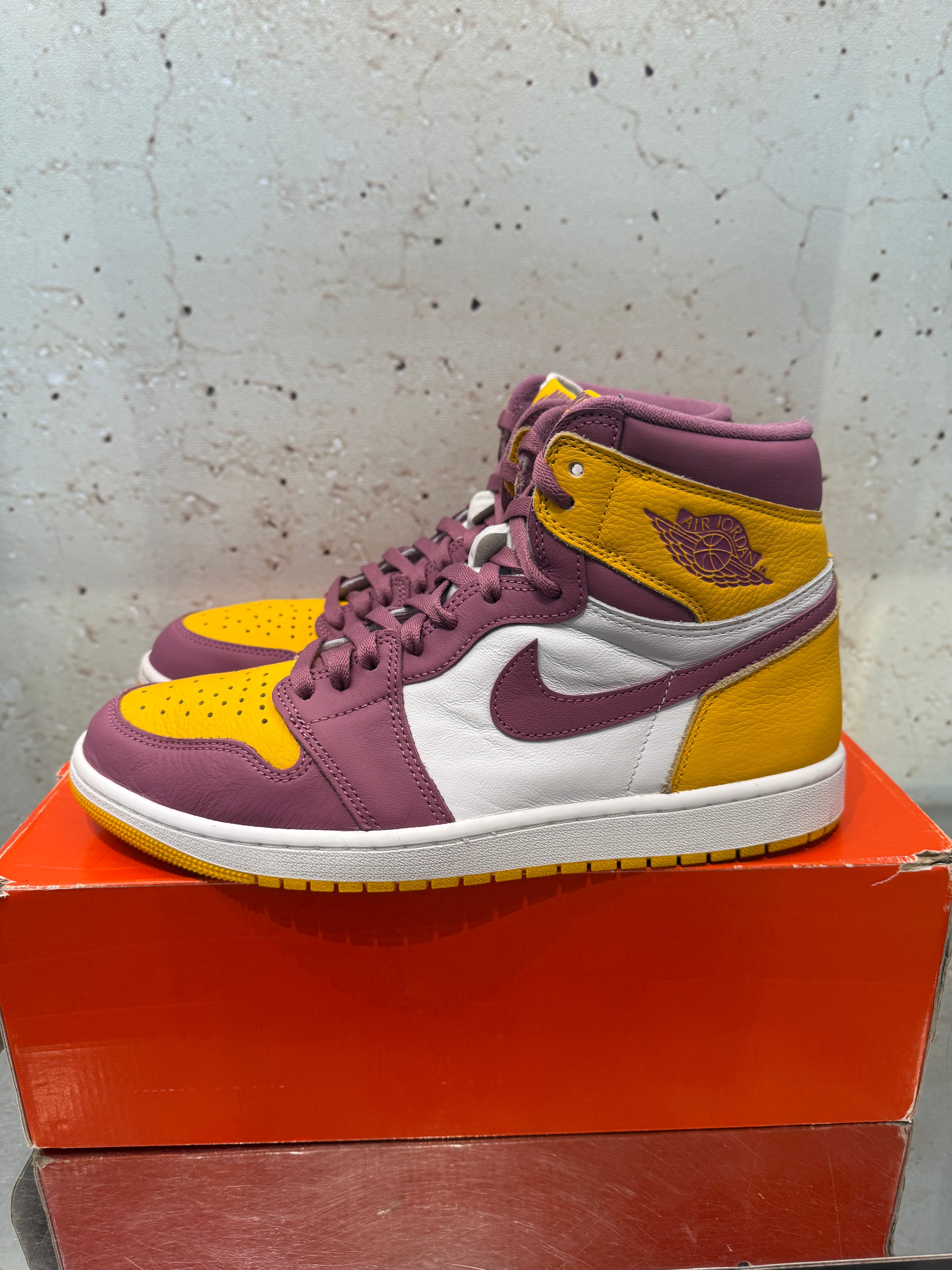 Jordan 1 High "Brotherhood" Size 11 Preowned