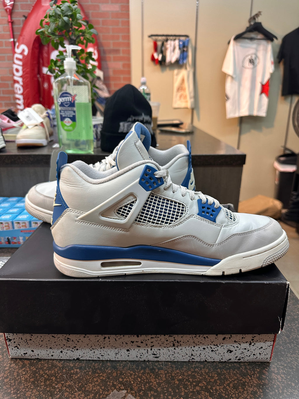 Air Jordan 4 "Military Blue" Preowned