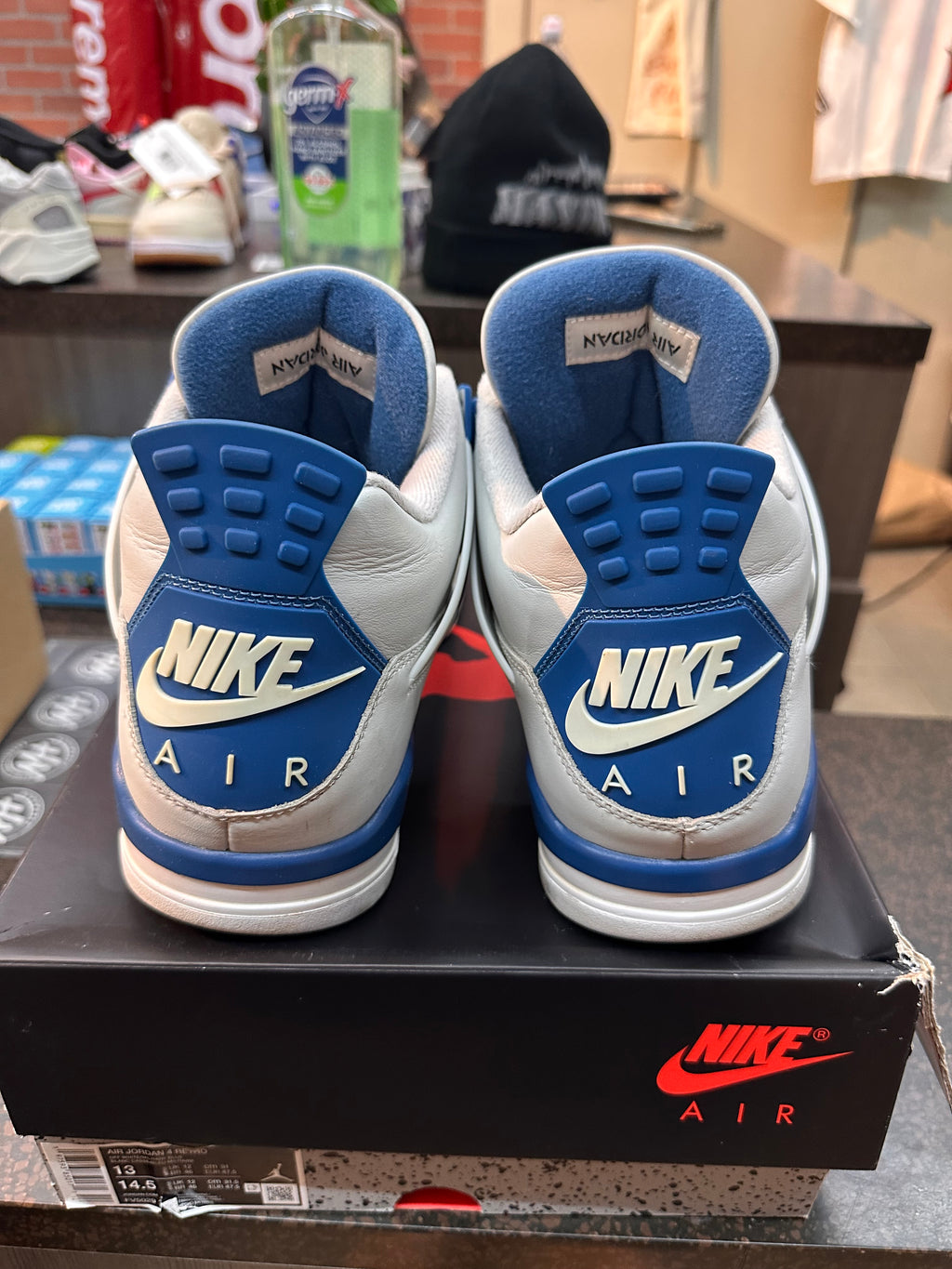 Air Jordan 4 "Military Blue" Preowned
