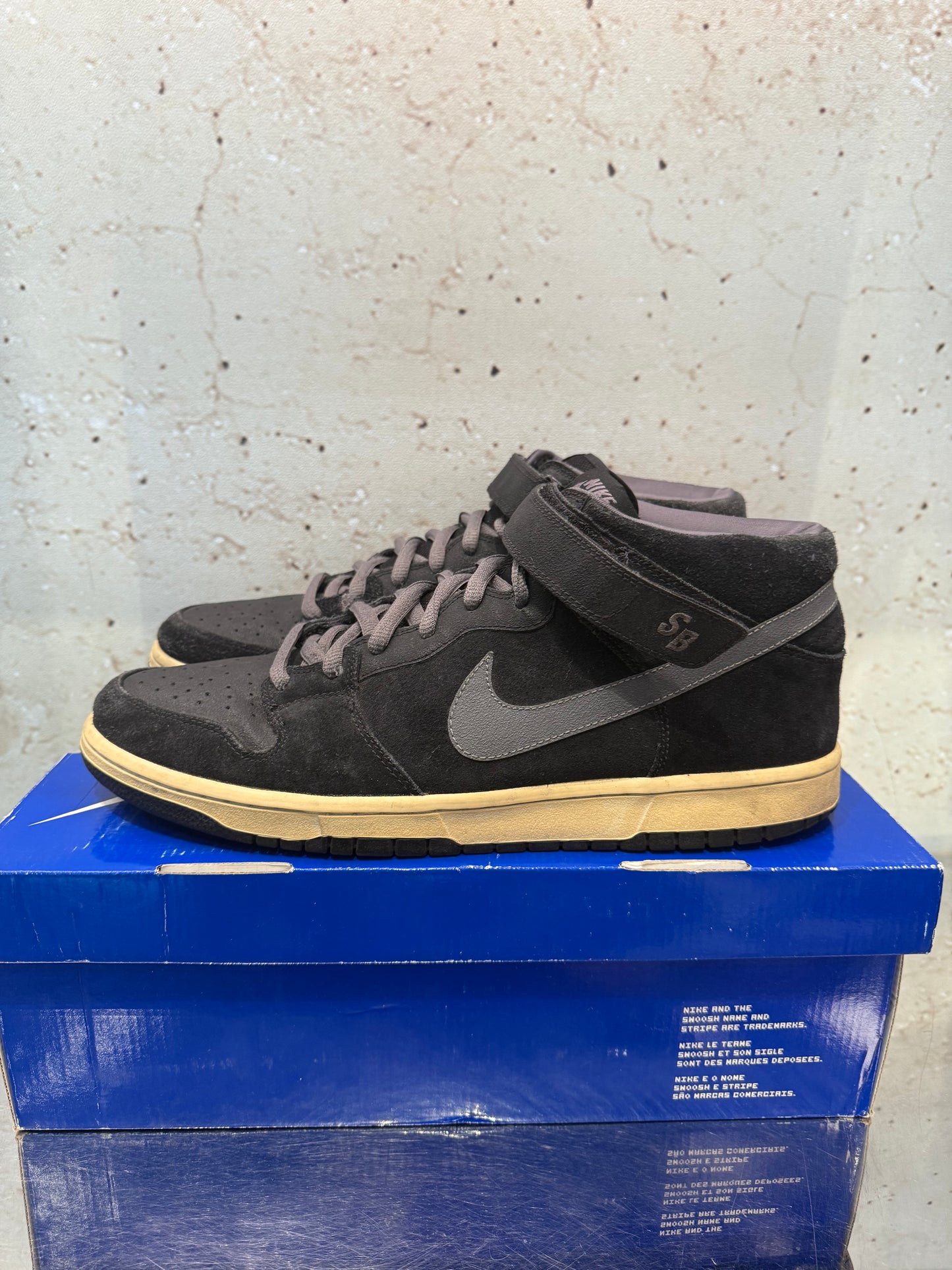 Nike SB Dunk Mid "Griptape" Size 14 Preowned