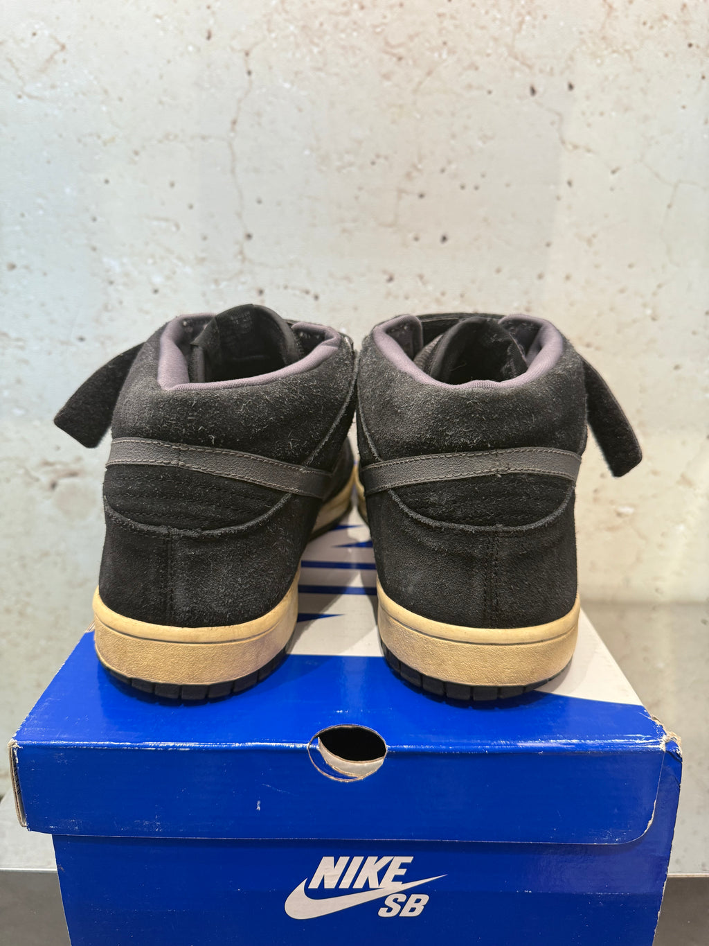 Nike SB Dunk Mid "Griptape" Size 14 Preowned