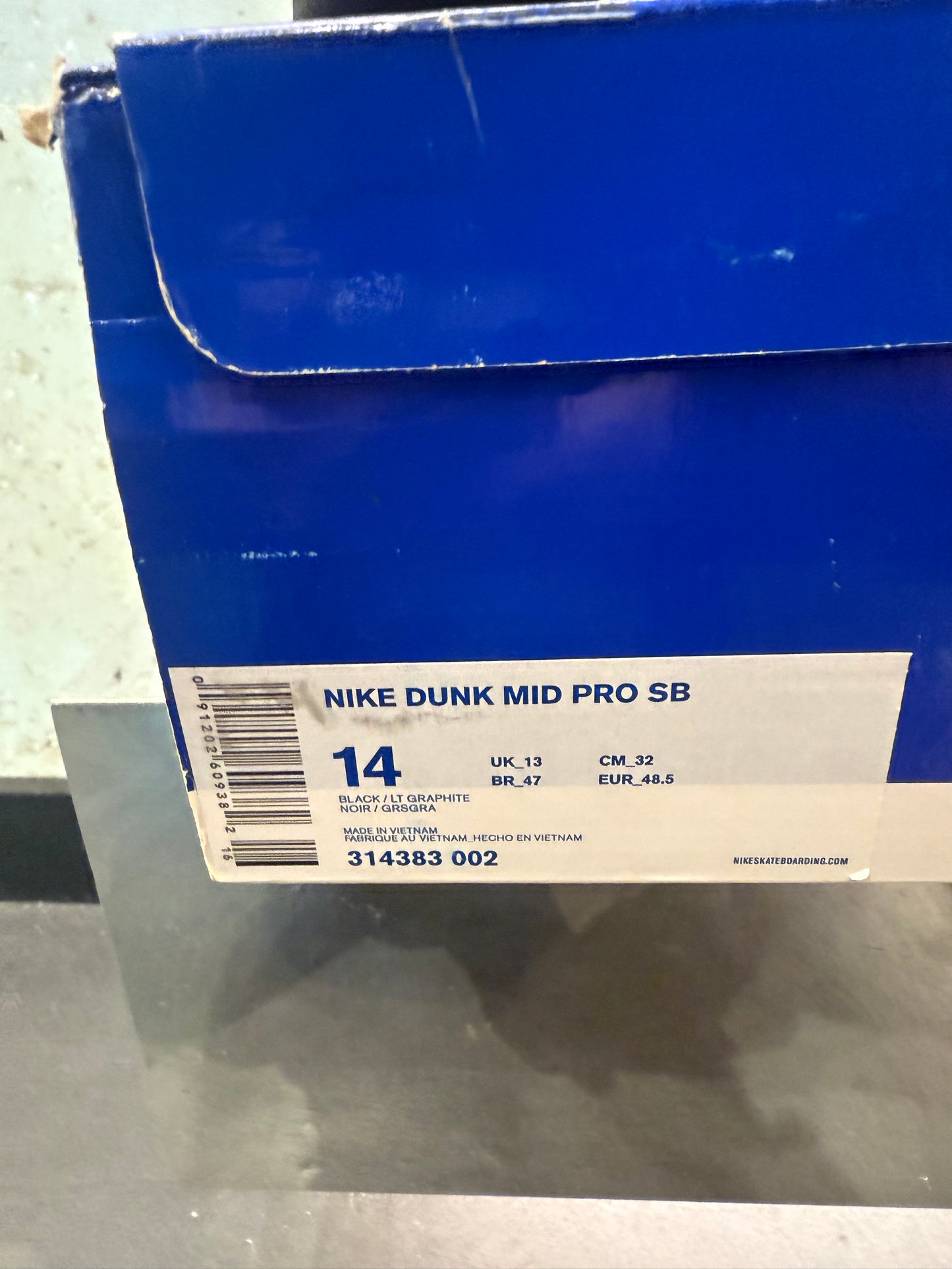 Nike SB Dunk Mid "Griptape" Size 14 Preowned