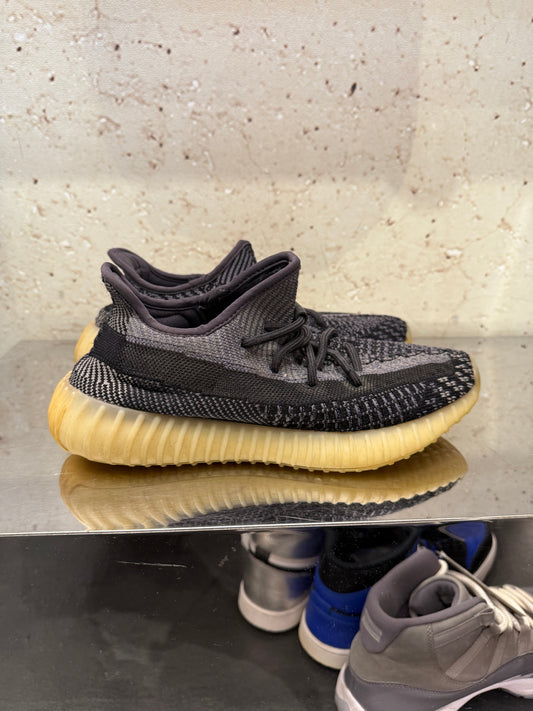 Yeezy 350 V2 "Carbon" Size 7 Preowned