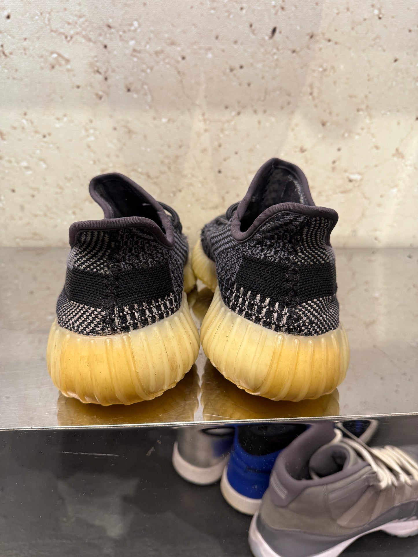 Yeezy 350 V2 "Carbon" Size 7 Preowned