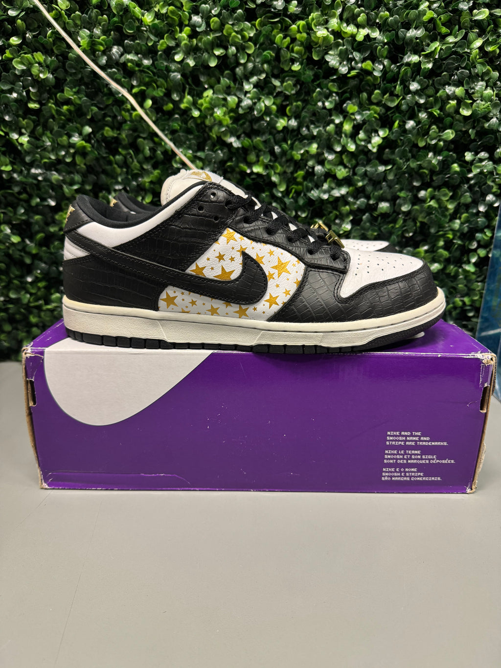 Nike SB Dunk Low Supreme "Stars Black" (2021) Size 8.5 Preowned