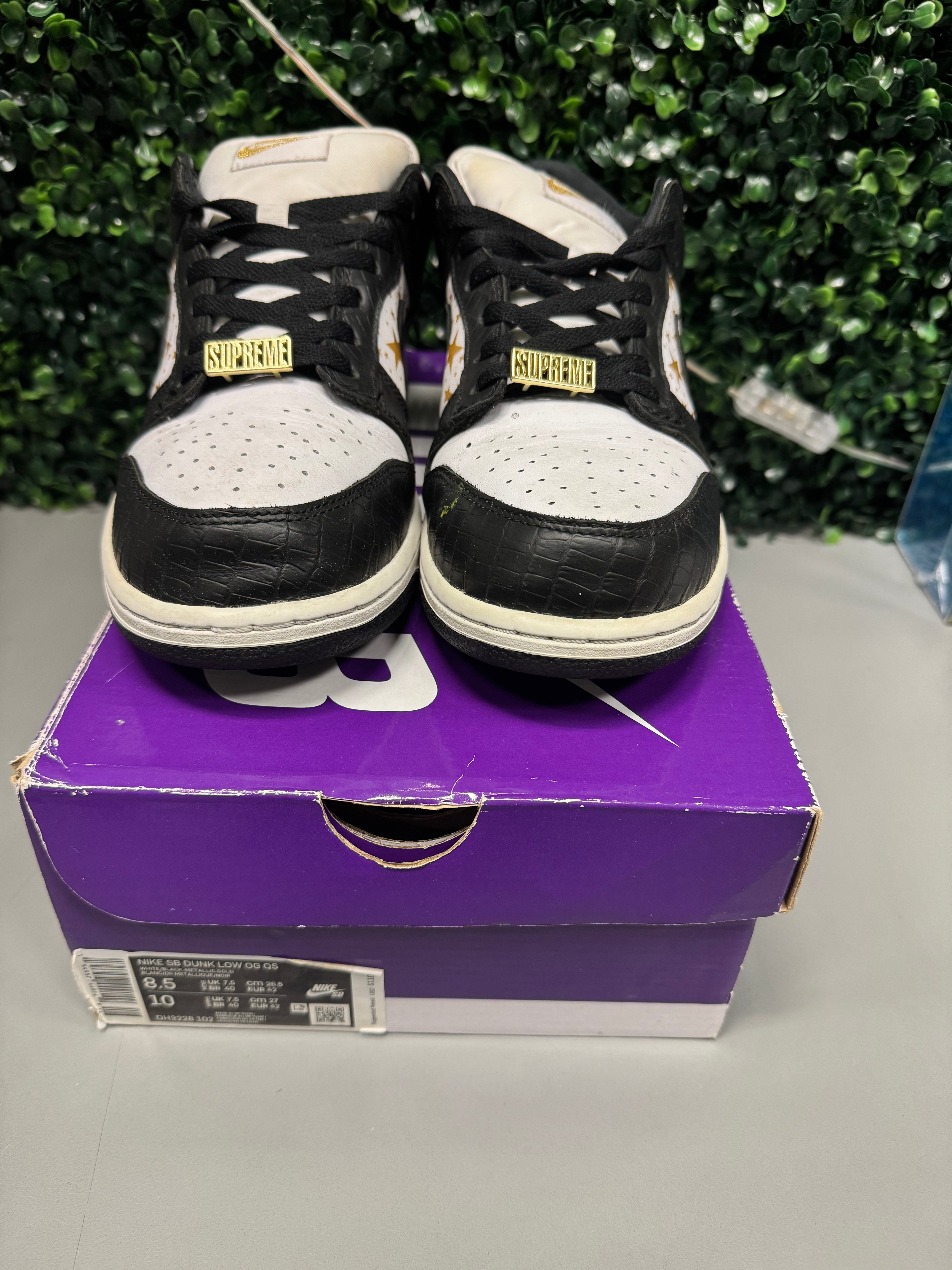 Nike SB Dunk Low Supreme "Stars Black" (2021) Size 8.5 Preowned