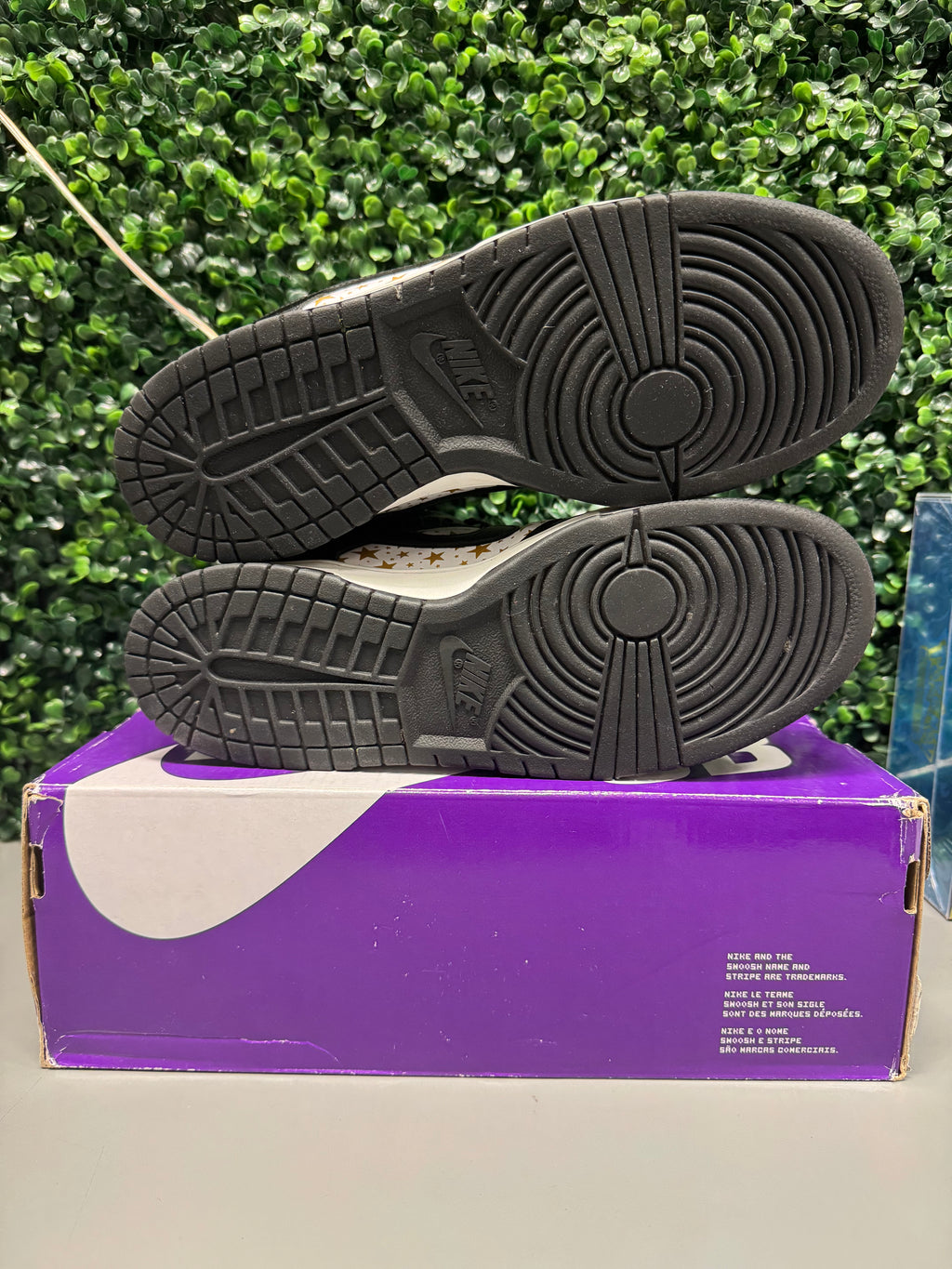 Nike SB Dunk Low Supreme "Stars Black" (2021) Size 8.5 Preowned