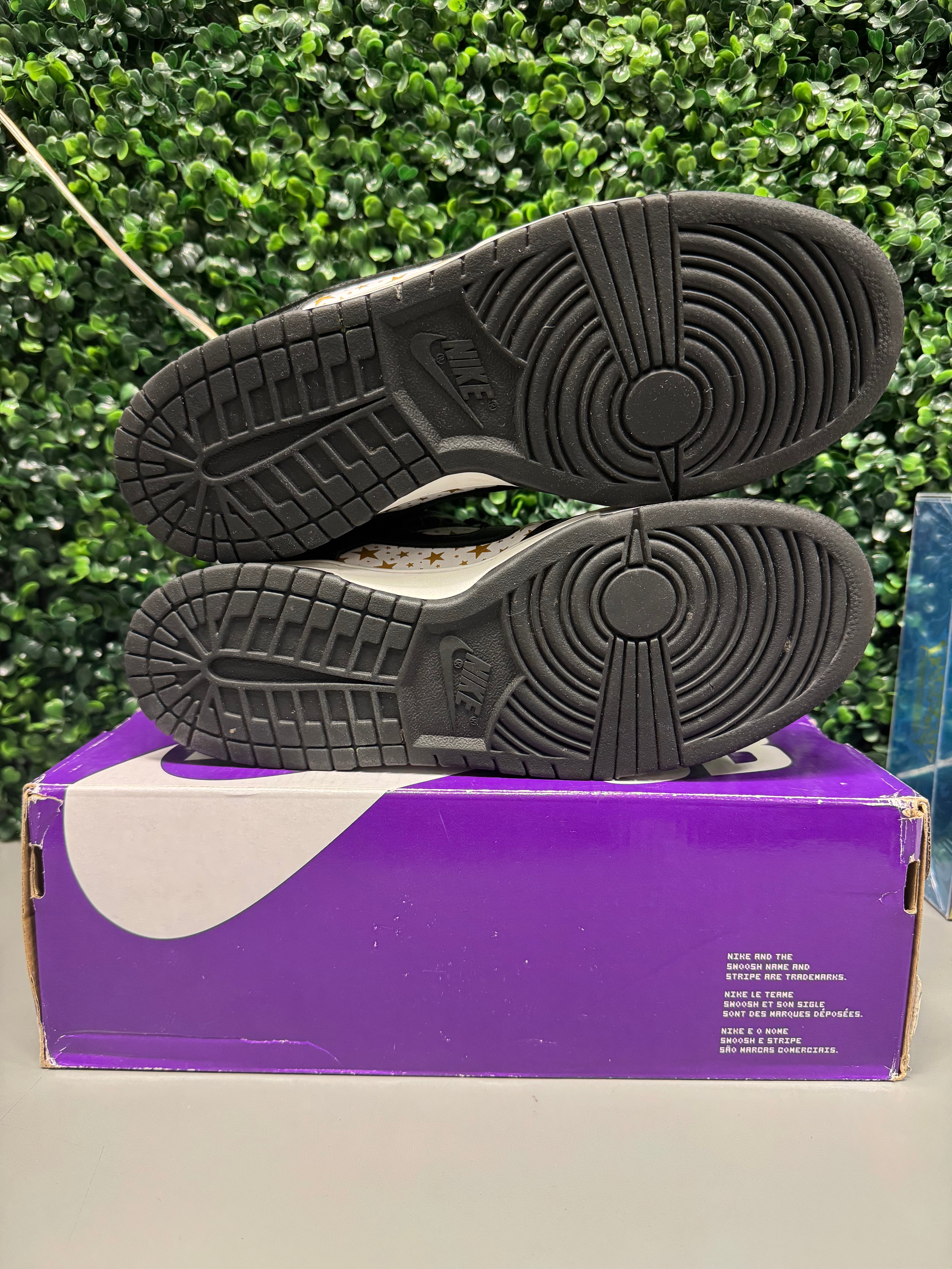 Nike SB Dunk Low Supreme "Stars Black" (2021) Size 8.5 Preowned