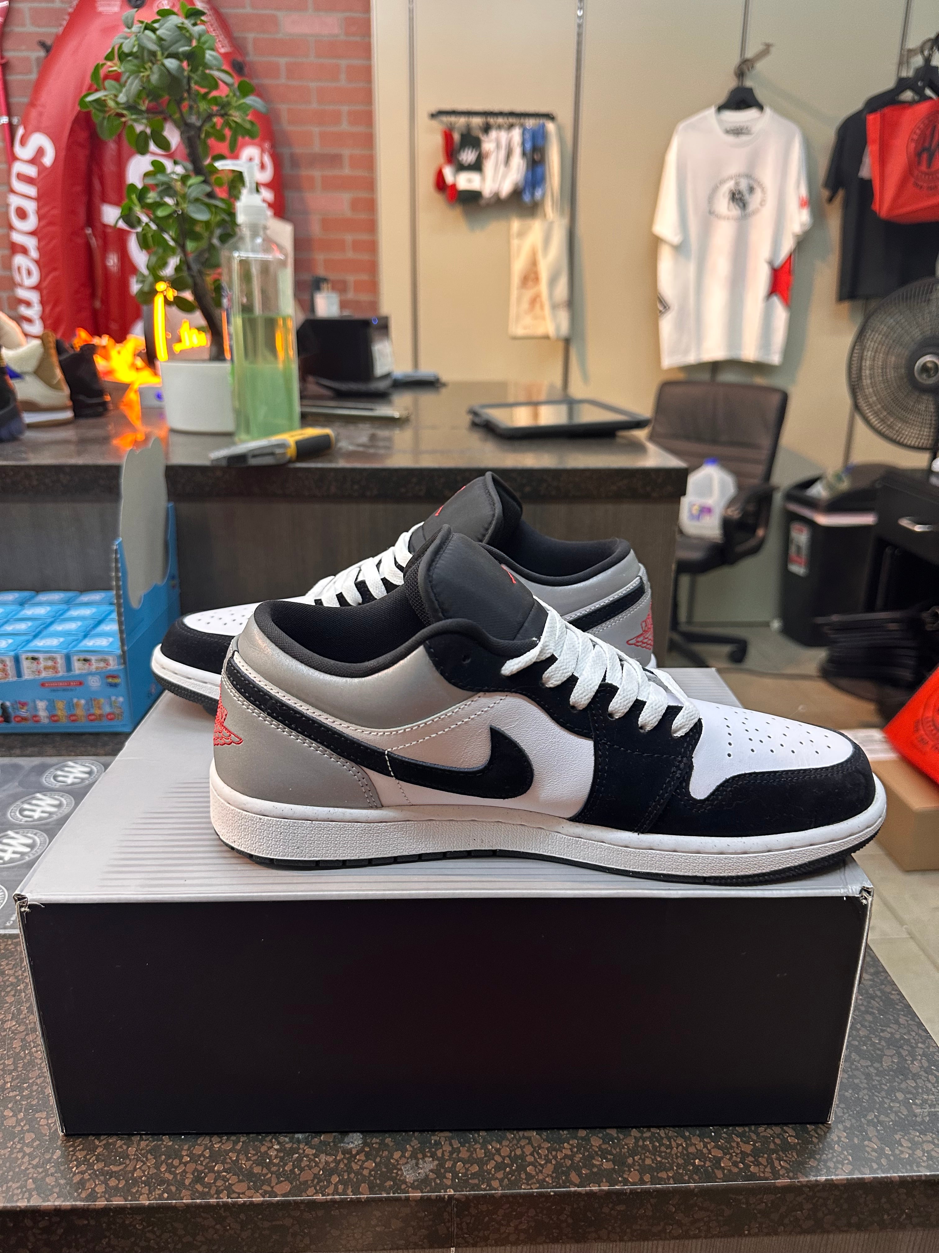 Jordan 1 Low "Matte Red Sliver" Preowned No Box
