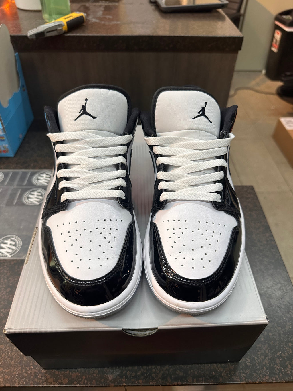 Air Jordan 1 "Concord" Preowned No Box