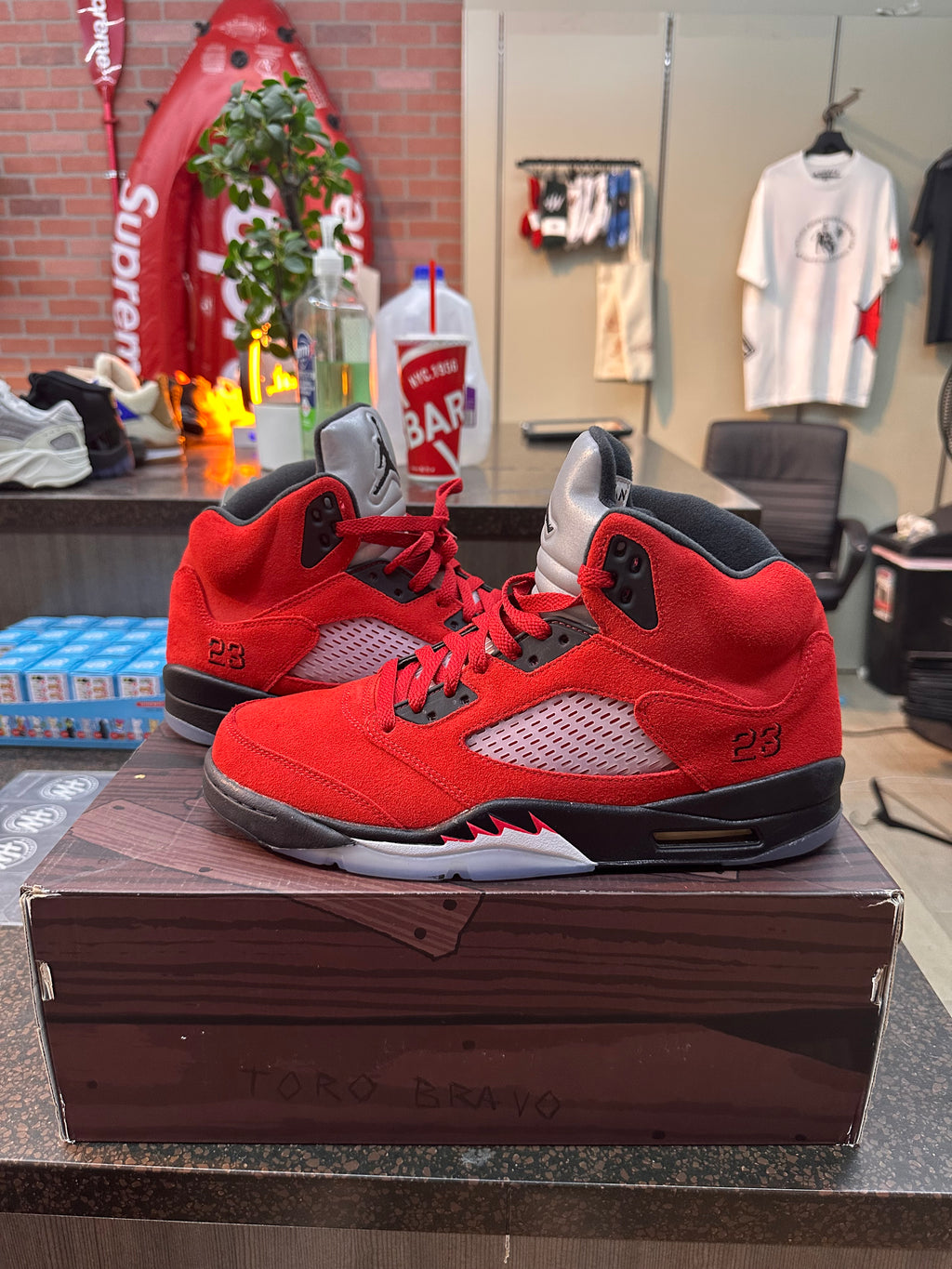 AIr Jordan 5 "Raging Bull" Preowned