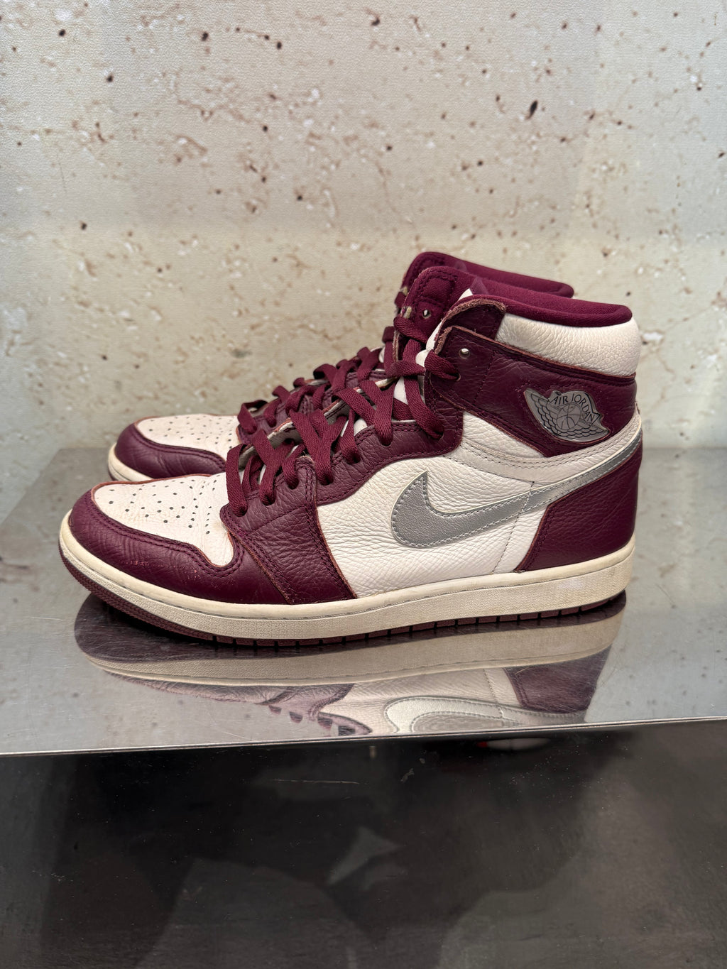 Jordan 1 High "Bordeaux" Size 10 Preowned