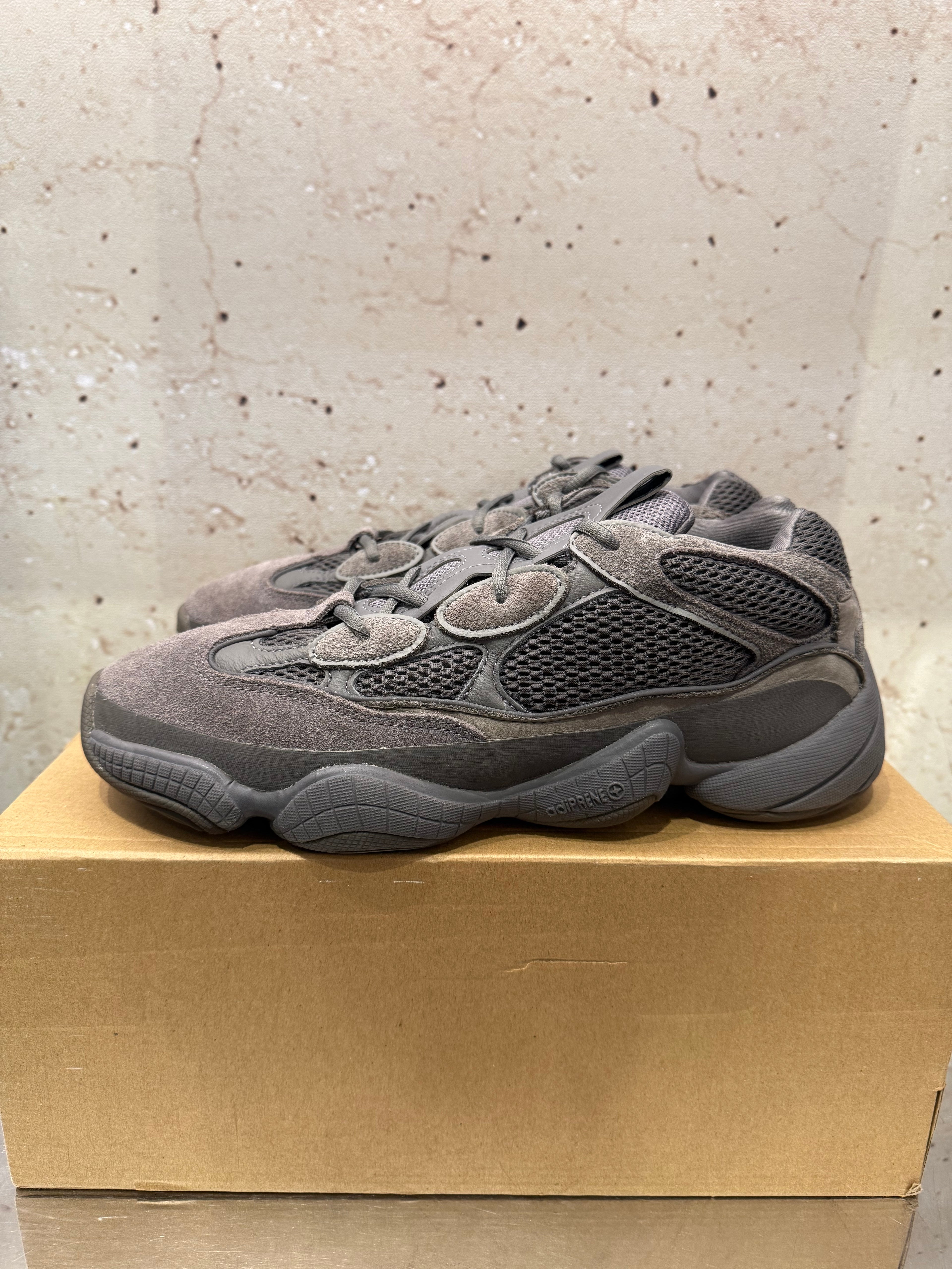 Yeezy 500 ”Granite” Size 10 Preowned