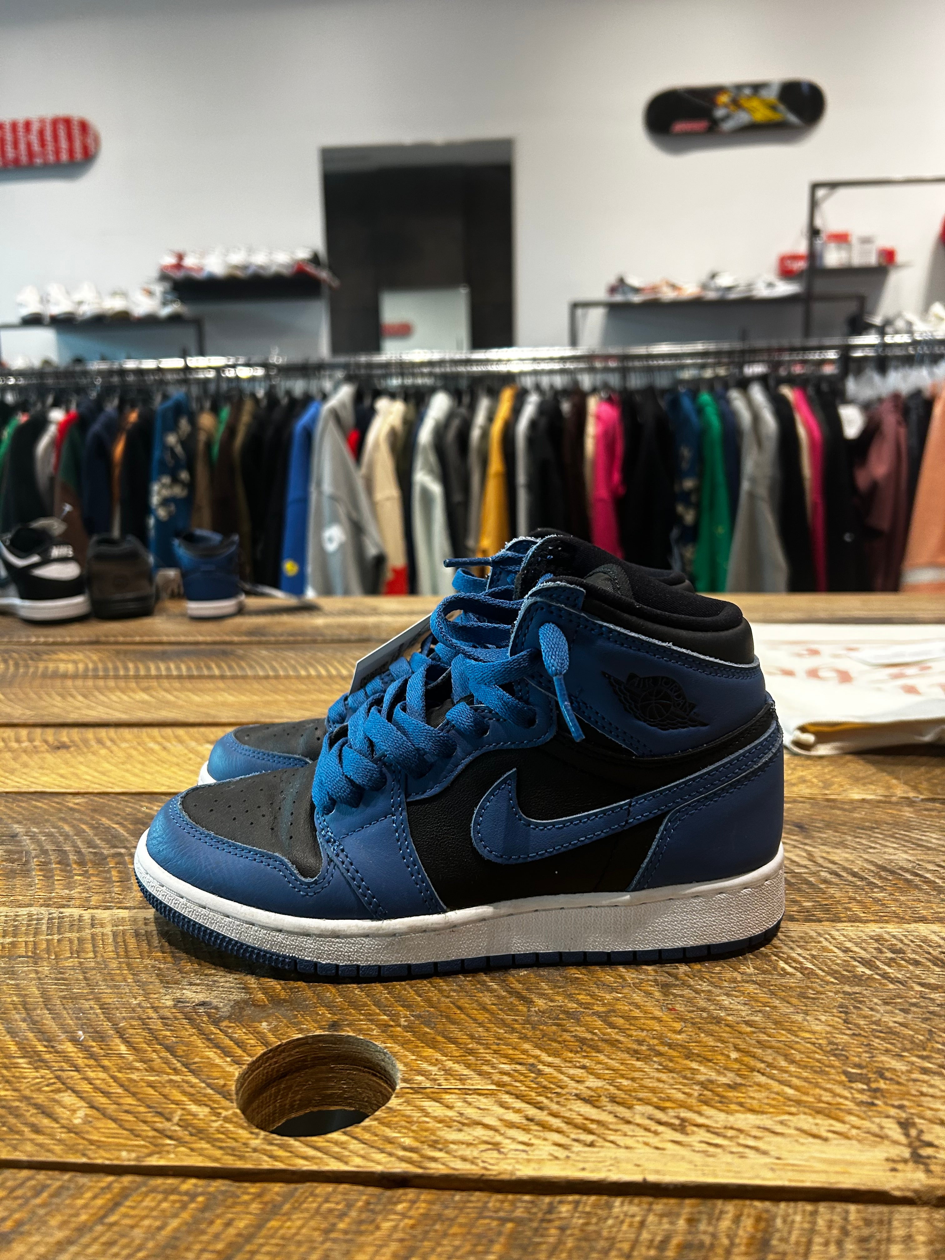 Jordan 1 "Marina Blue" Size 5.5y Preowned