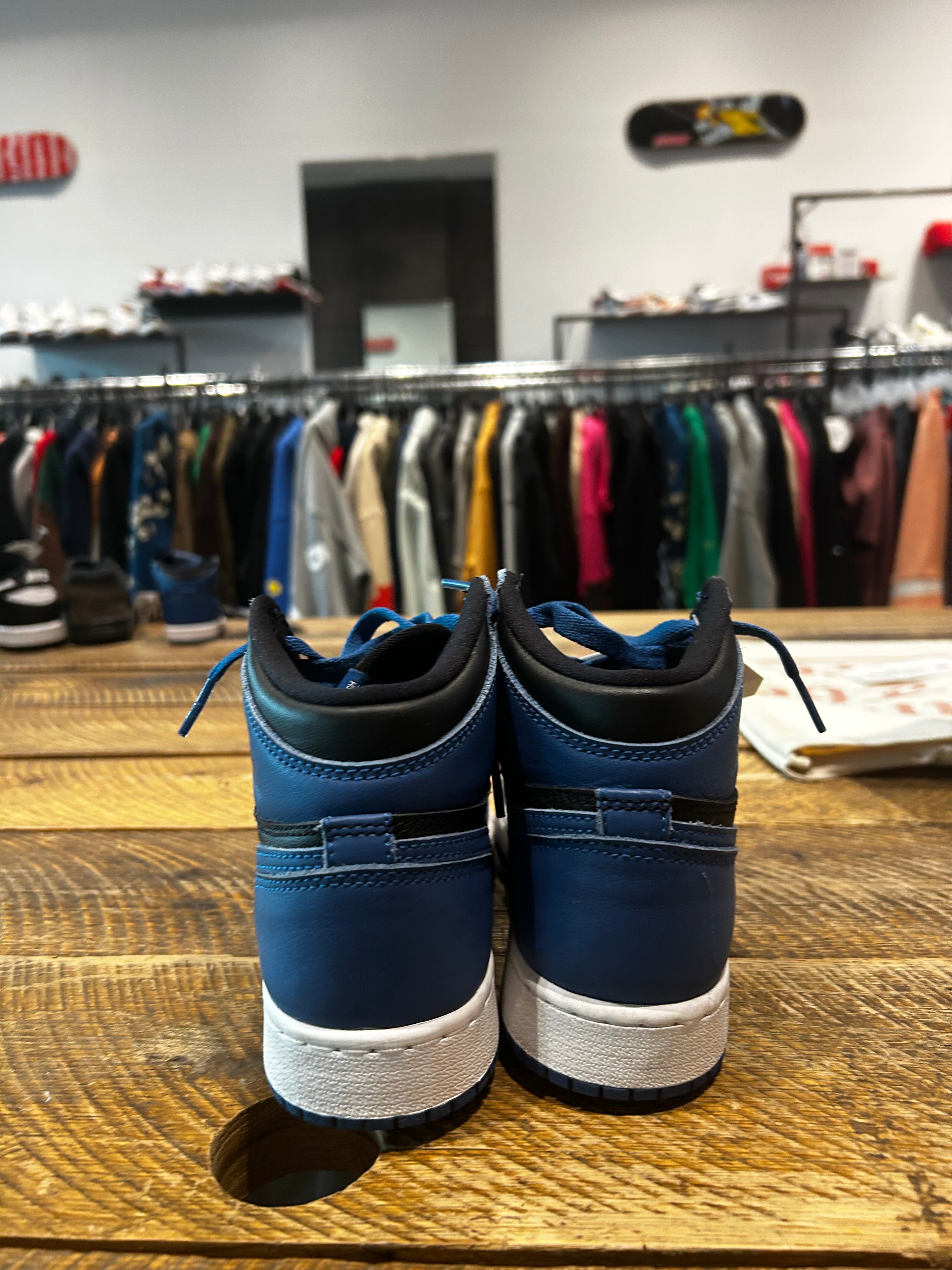 Jordan 1 "Marina Blue" Size 5.5y Preowned