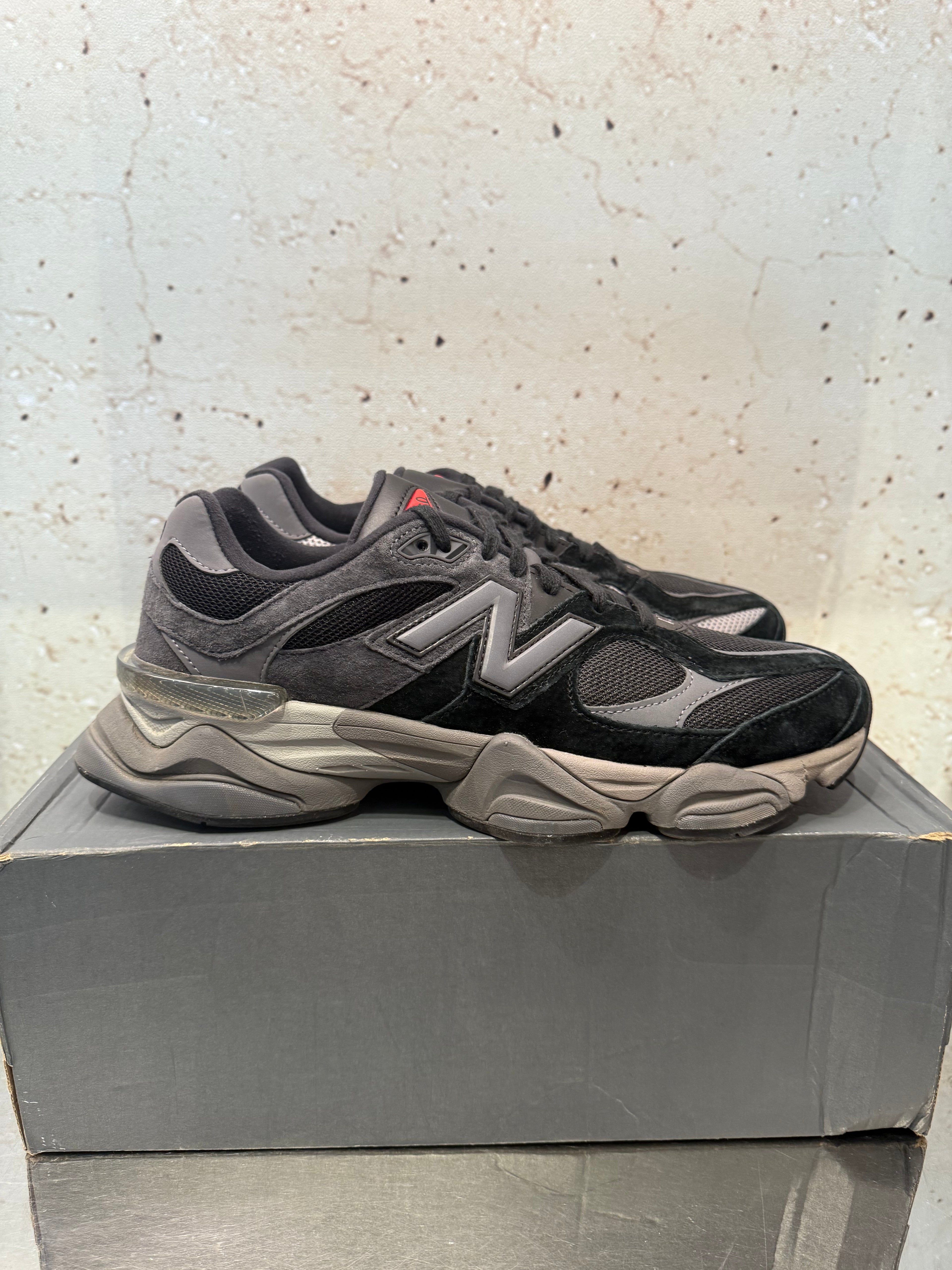 New Balance 9060 “Black Castle Rock’”  Size 10.5 Preowned