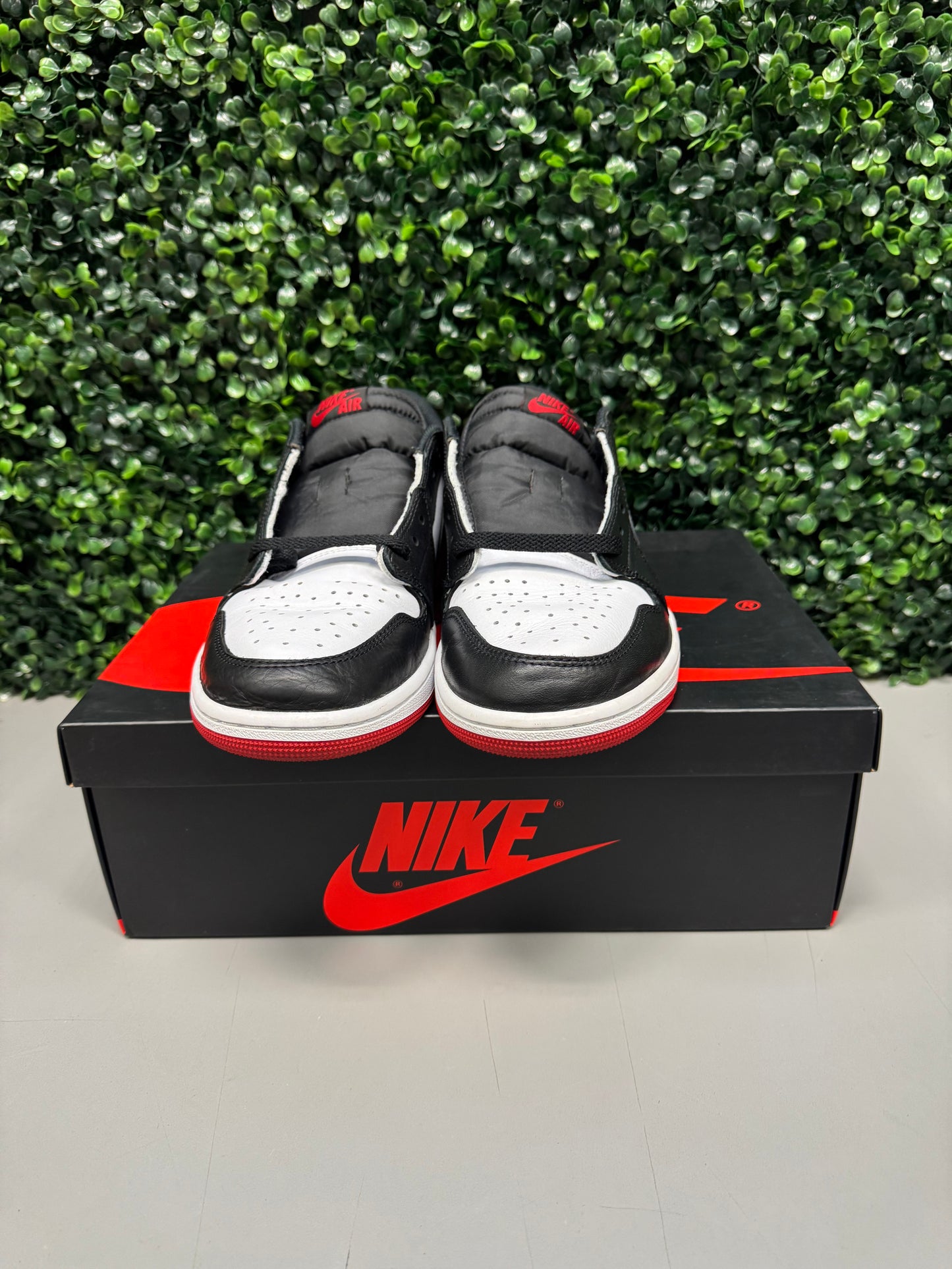 Jordan 1 Low "Black Toe" Size 11 Preowned