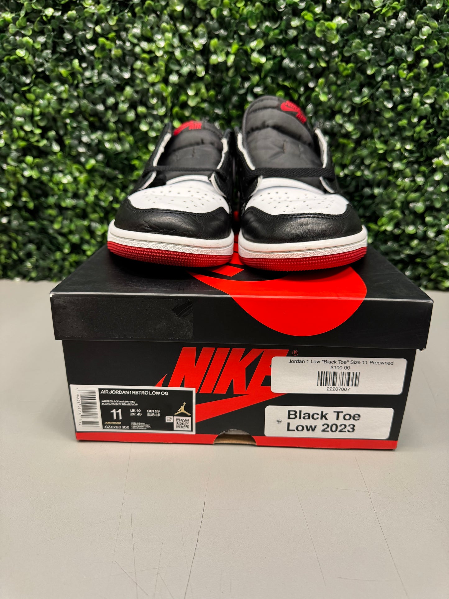 Jordan 1 Low "Black Toe" Size 11 Preowned