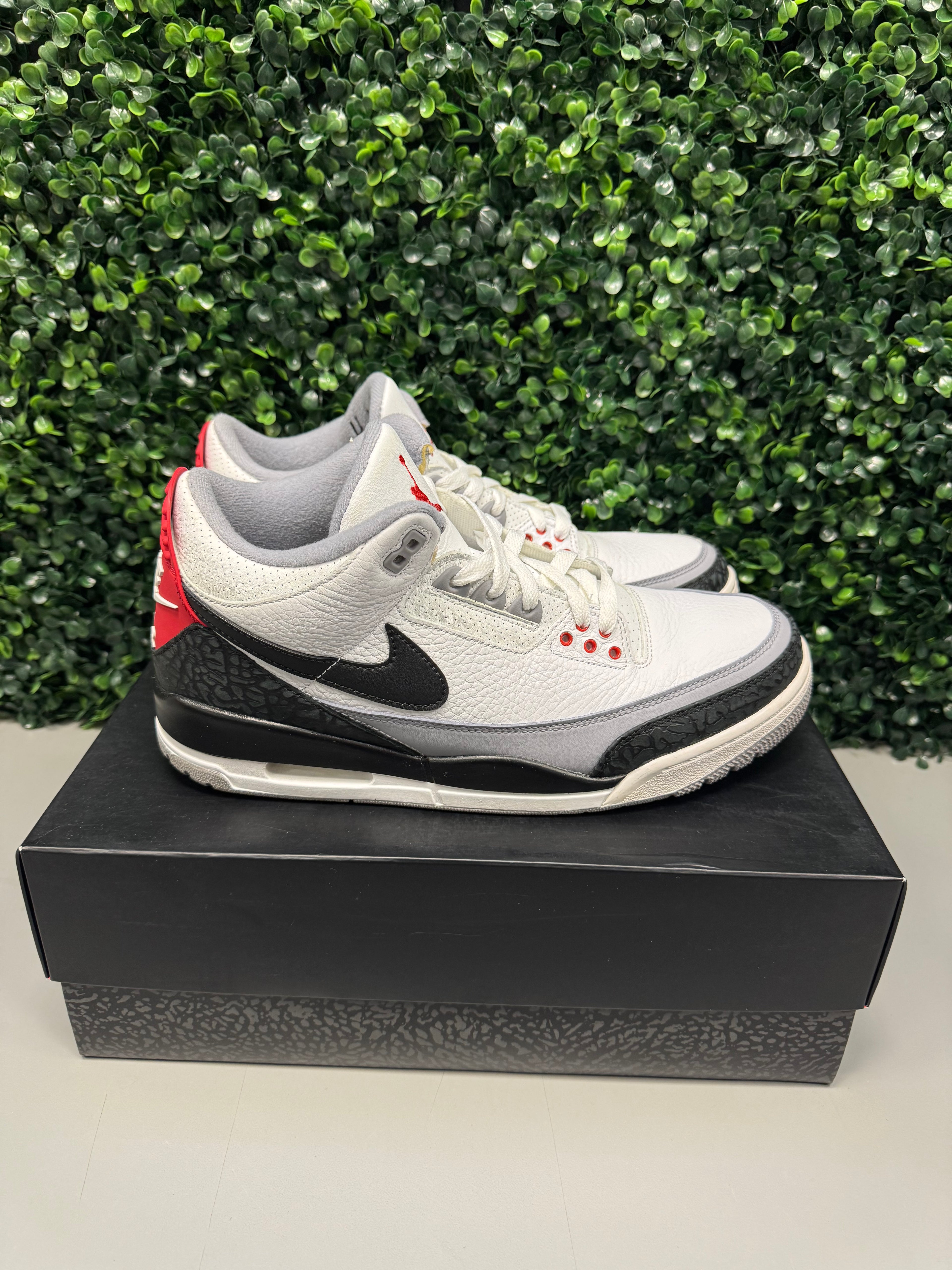 Jordan 3 "Tinker Hatfield" Size 11 Preowned