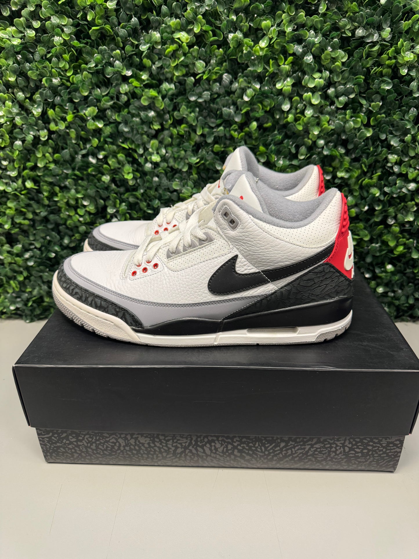Jordan 3 "Tinker Hatfield" Size 11 Preowned