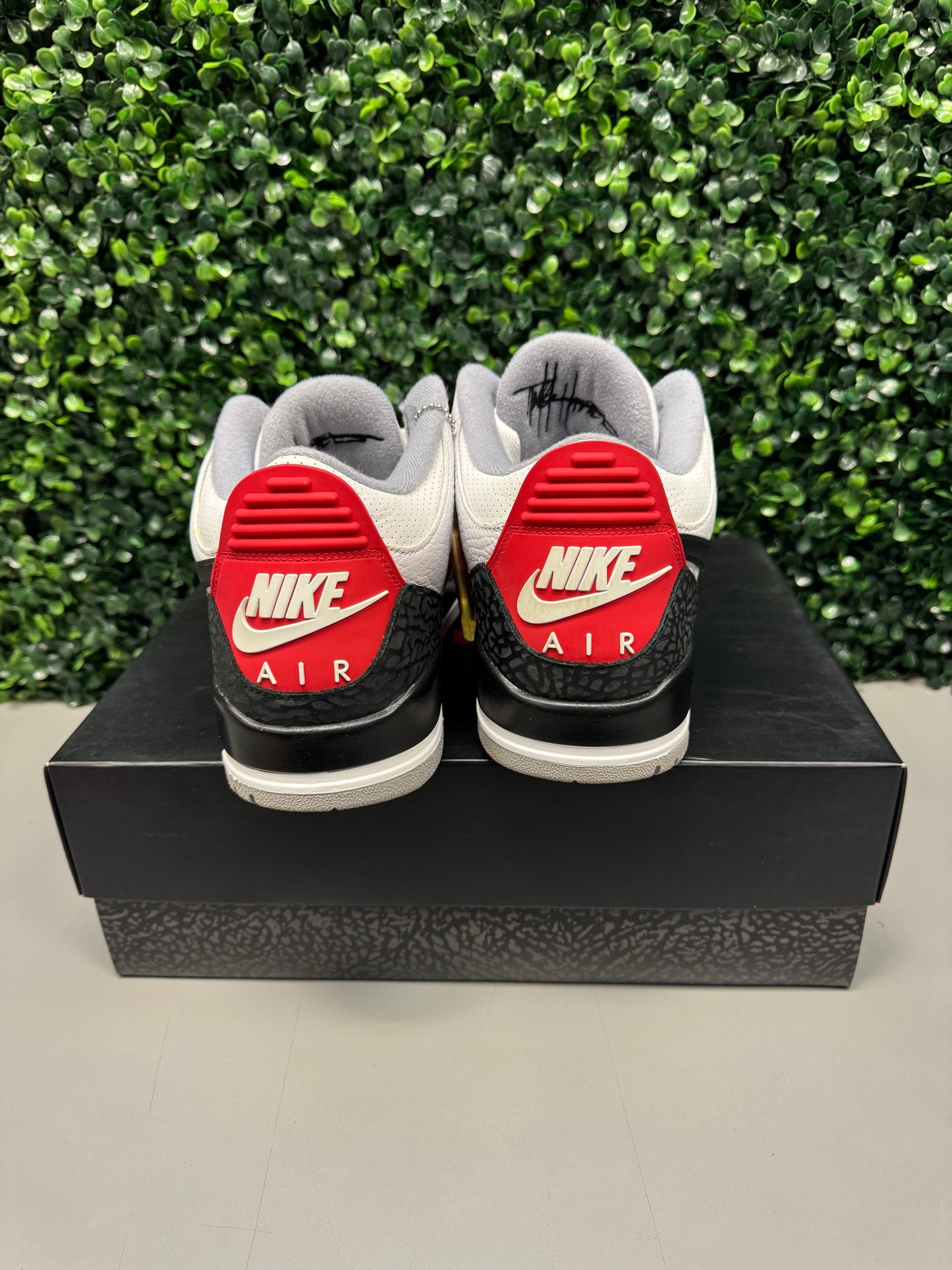 Jordan 3 "Tinker Hatfield" Size 11 Preowned