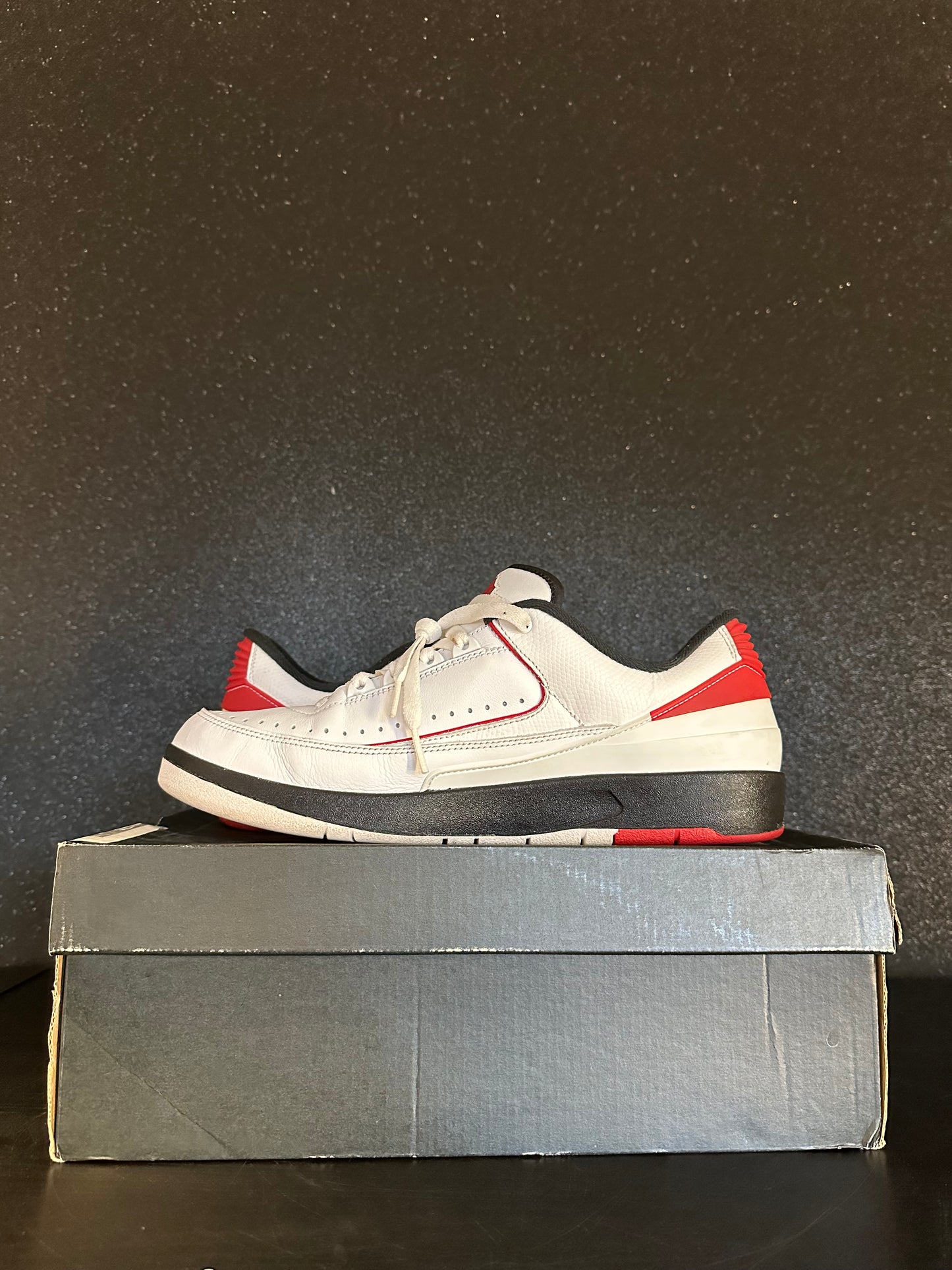 Jordan 2 Low Chicago Size 10.5 Pre Owned