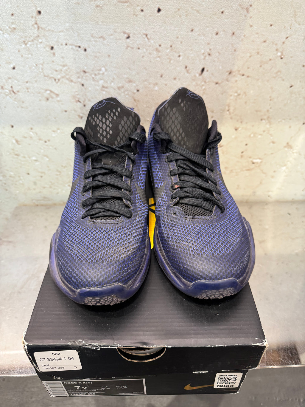 Nike Kobe X “Blackout” Size 7Y Preowned