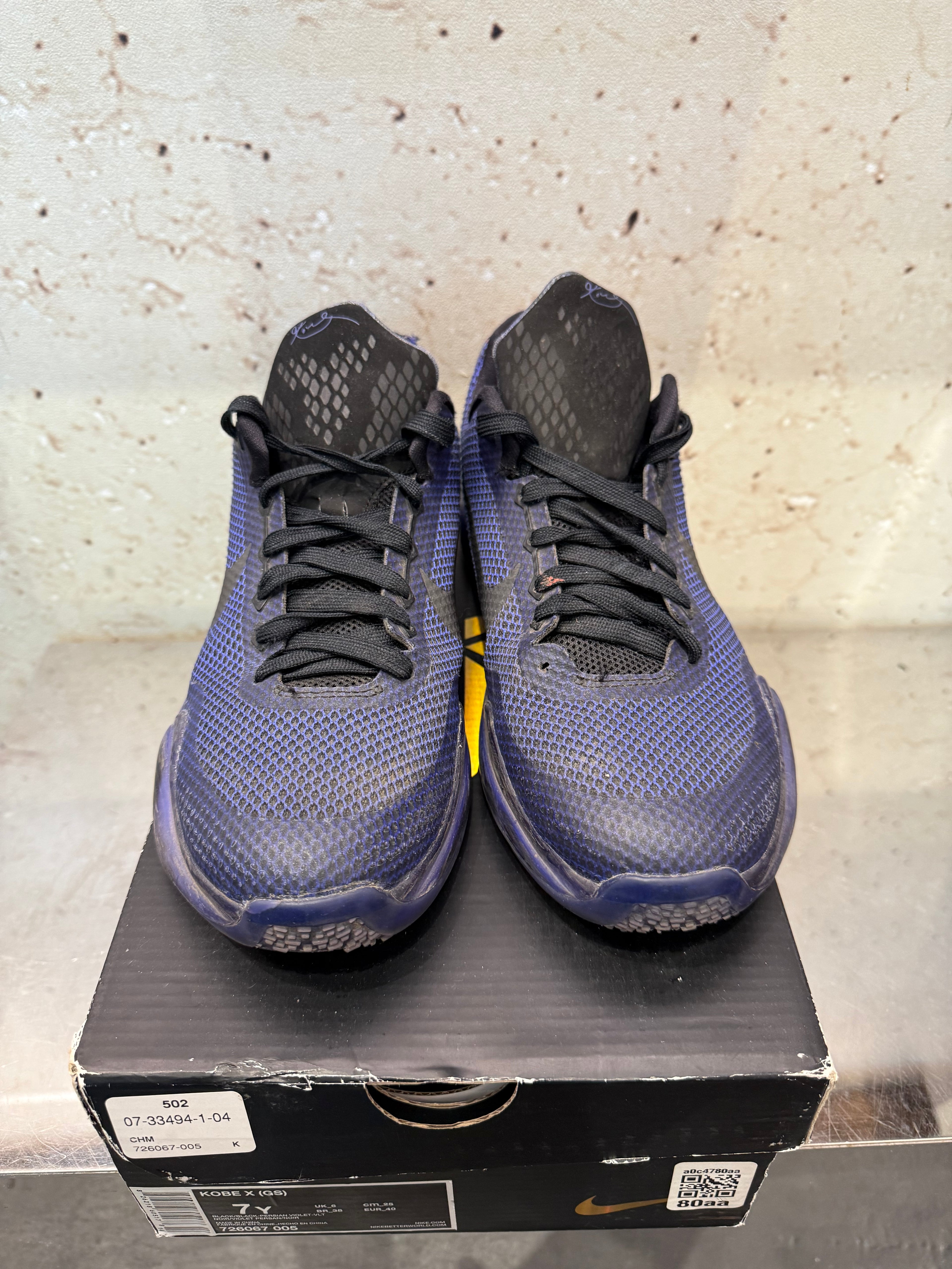Nike Kobe X “Blackout” Size 7Y Preowned
