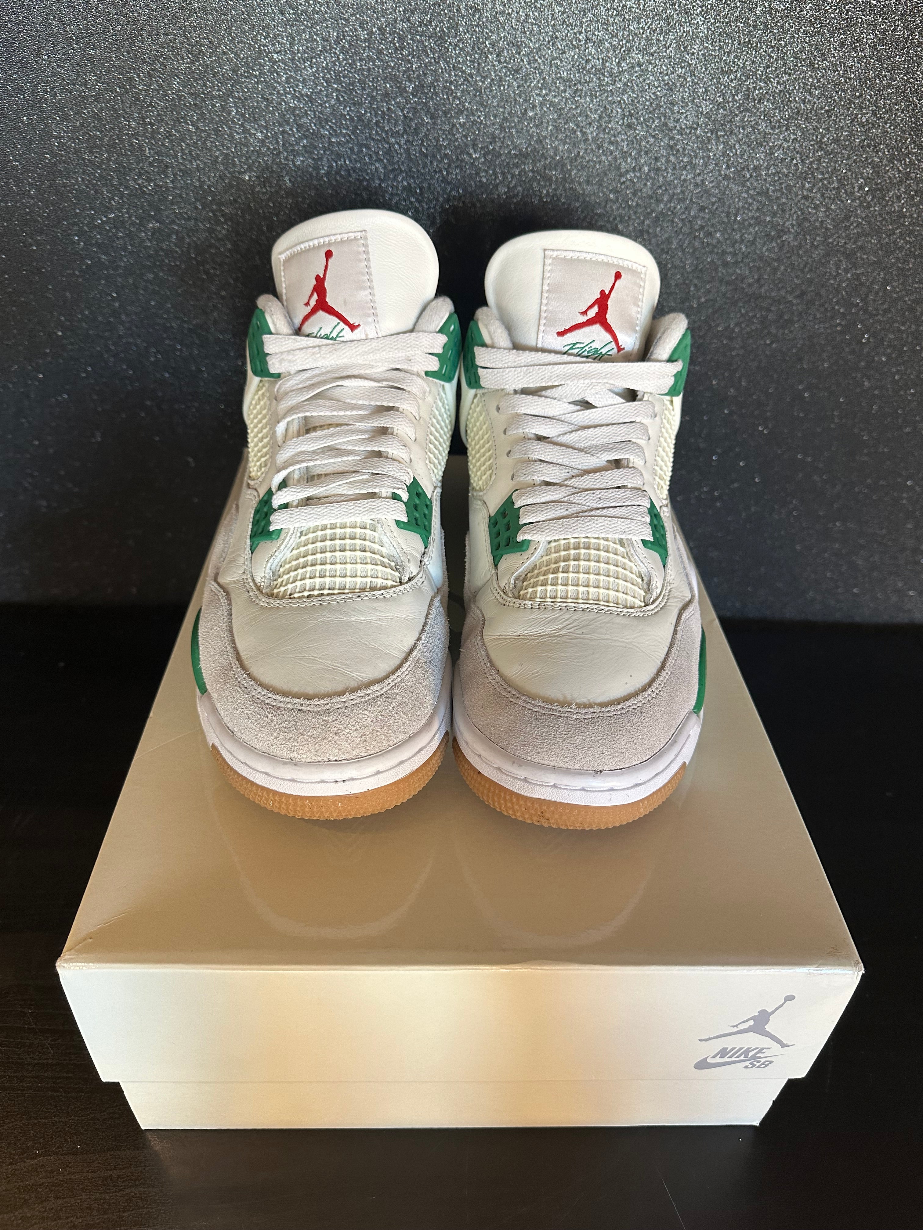Jordan 4 SB "Pine Green" Size 10.5 Preowned