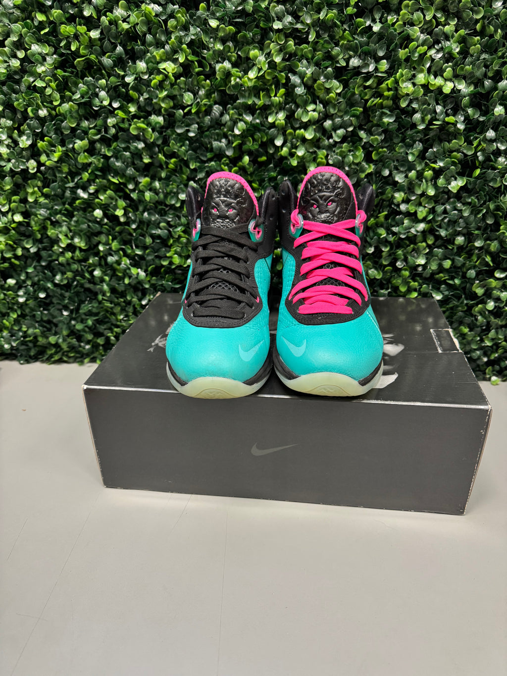 Nike LeBron 8 South Beach Size 7.5 Preowned