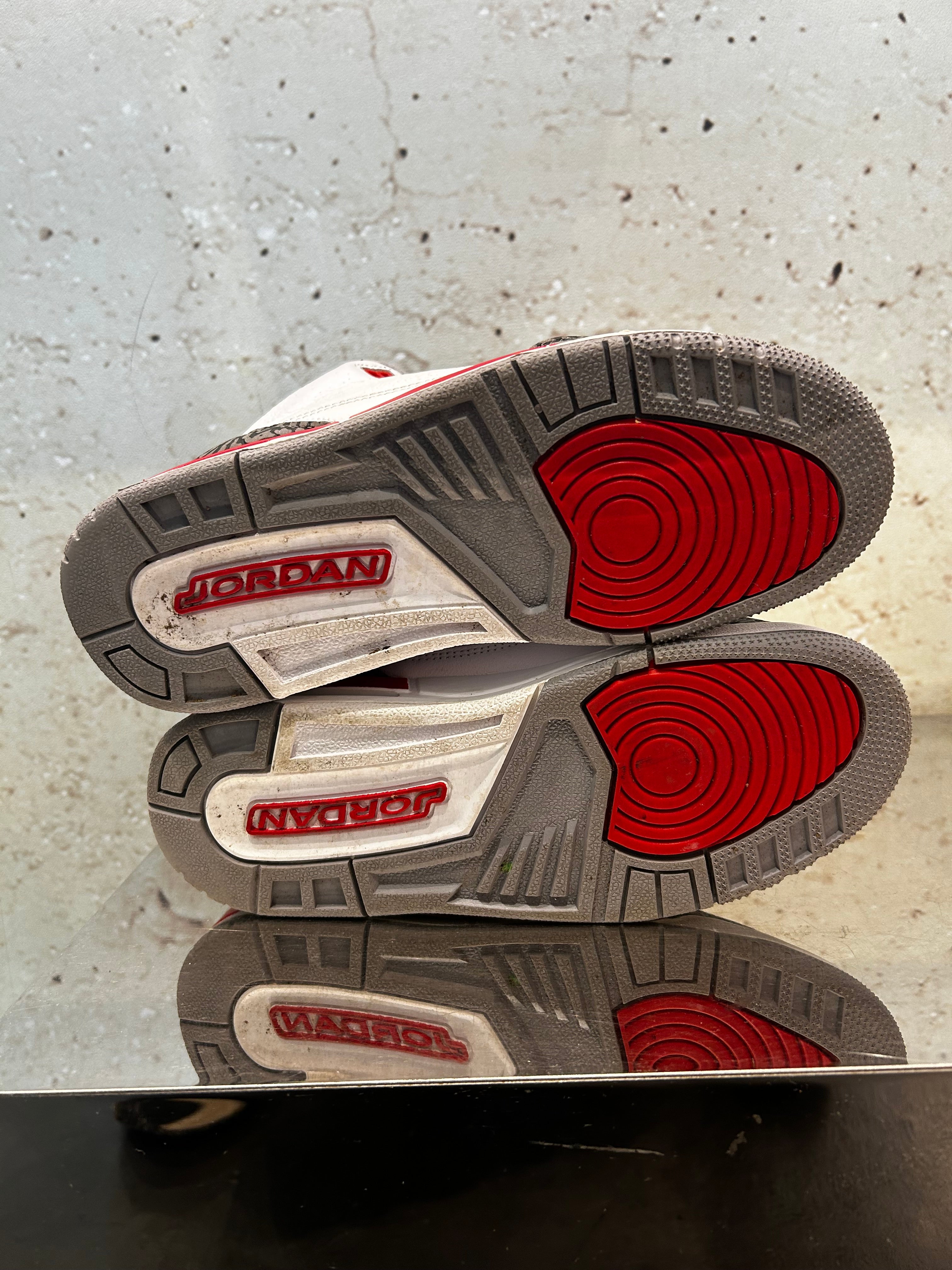 Jordan 3 "Fire Red" Size 6.5y Preowned