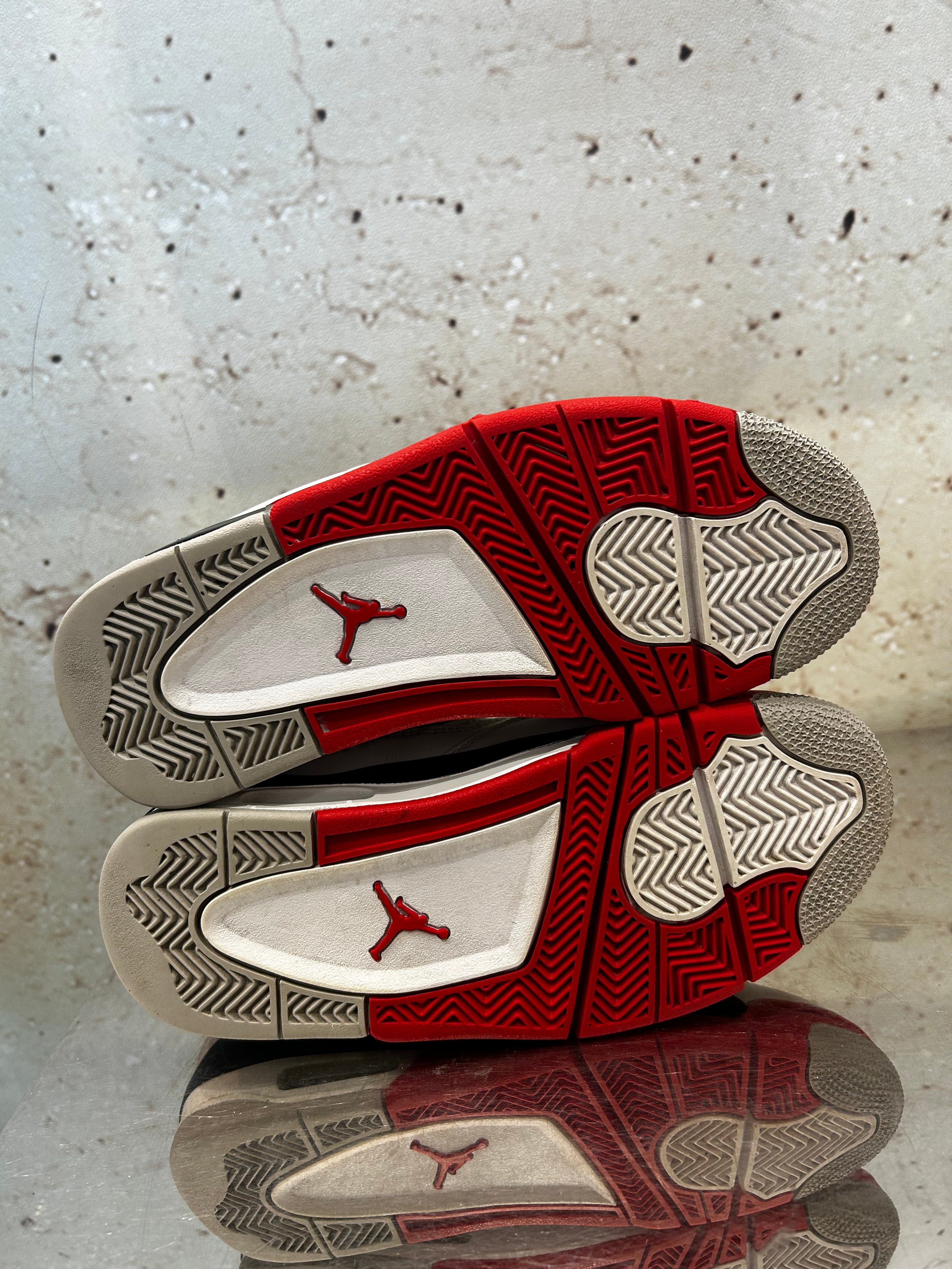 Jordan 4 "Fire Red" Size 5y Preowned