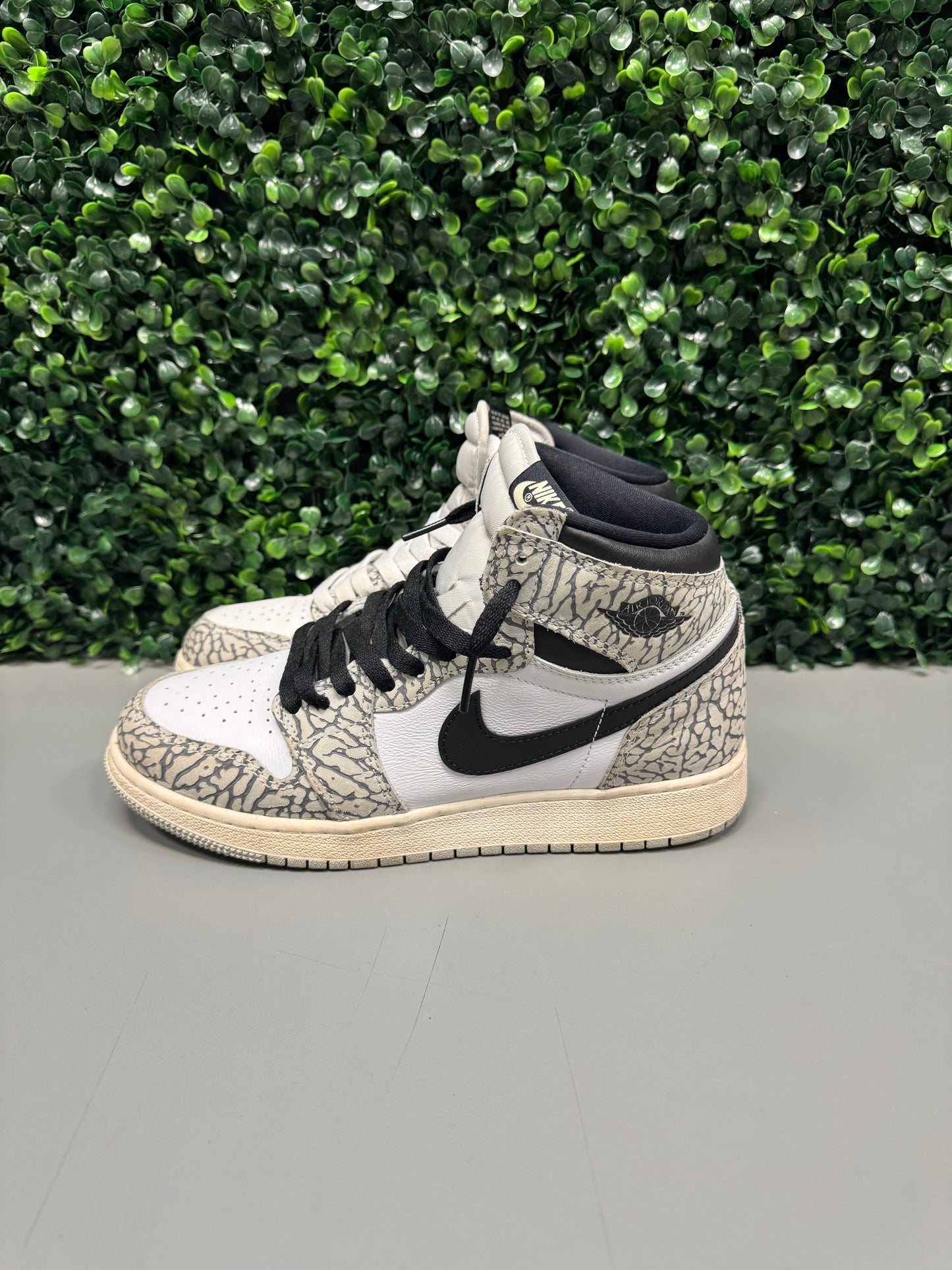 Jordan 1 High "White Cement" Size 7Y / 8.5W Preowned