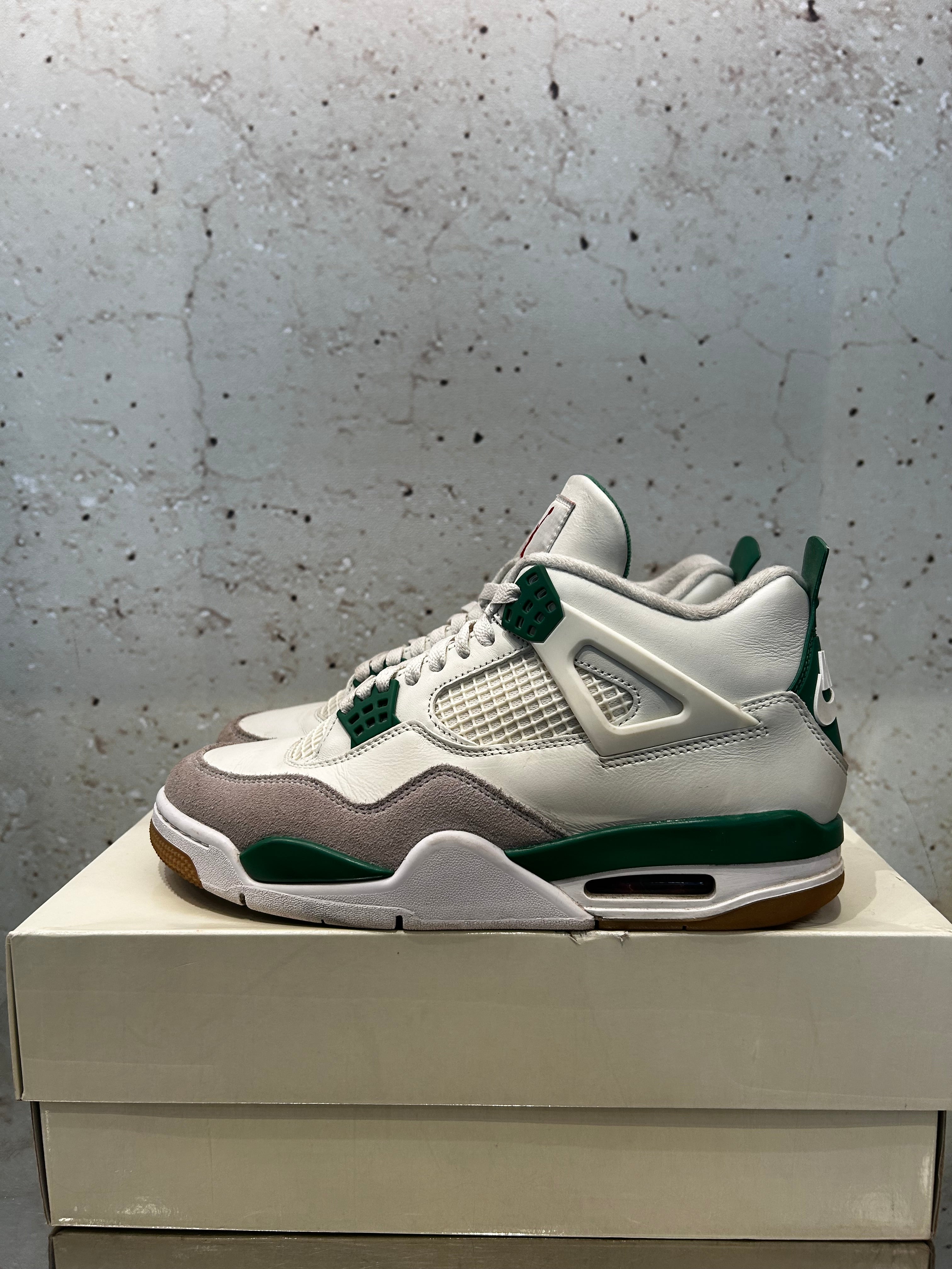 Jordan 4 SB "Pine Green" Size 8.5 Preowned
