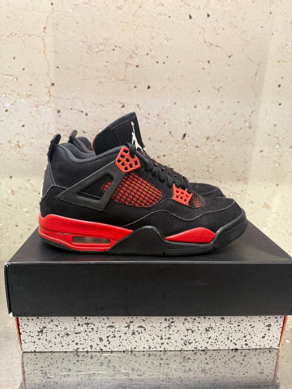 Jordan 4 "Red Thunder" Size 6 Preowned