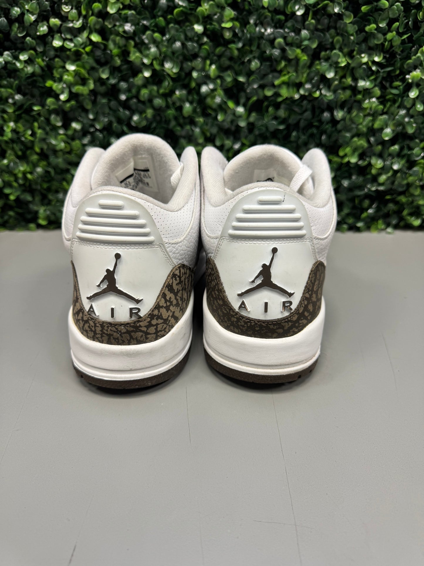Jordan 3 Retro "Mocha" Size 10.5 Preowned