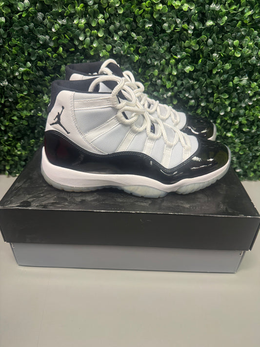 Jordan 11 "Concord" Size 10 Preowned
