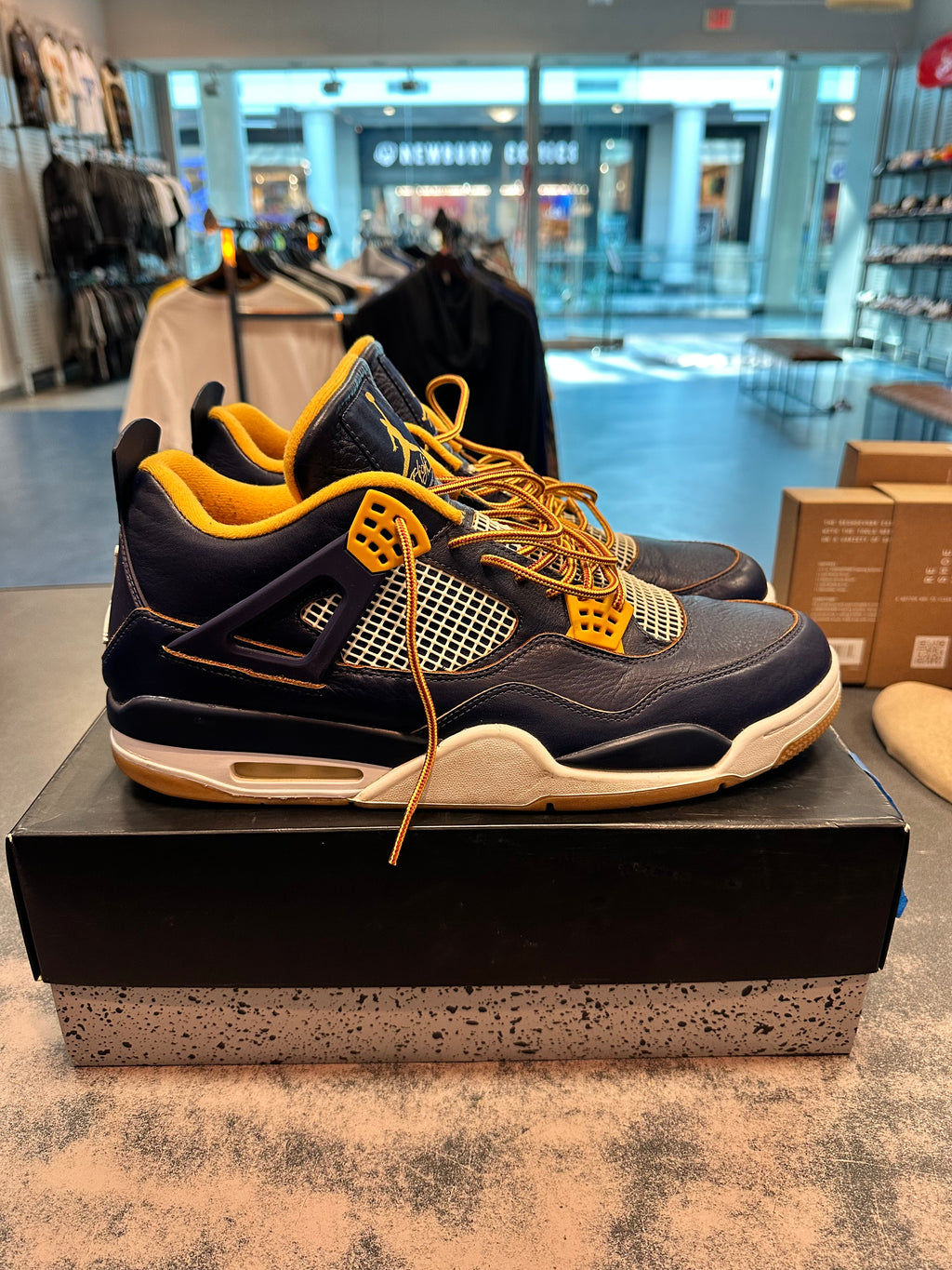 Jordan 4 Retro "Dunk From Above" Size 15 Preowned