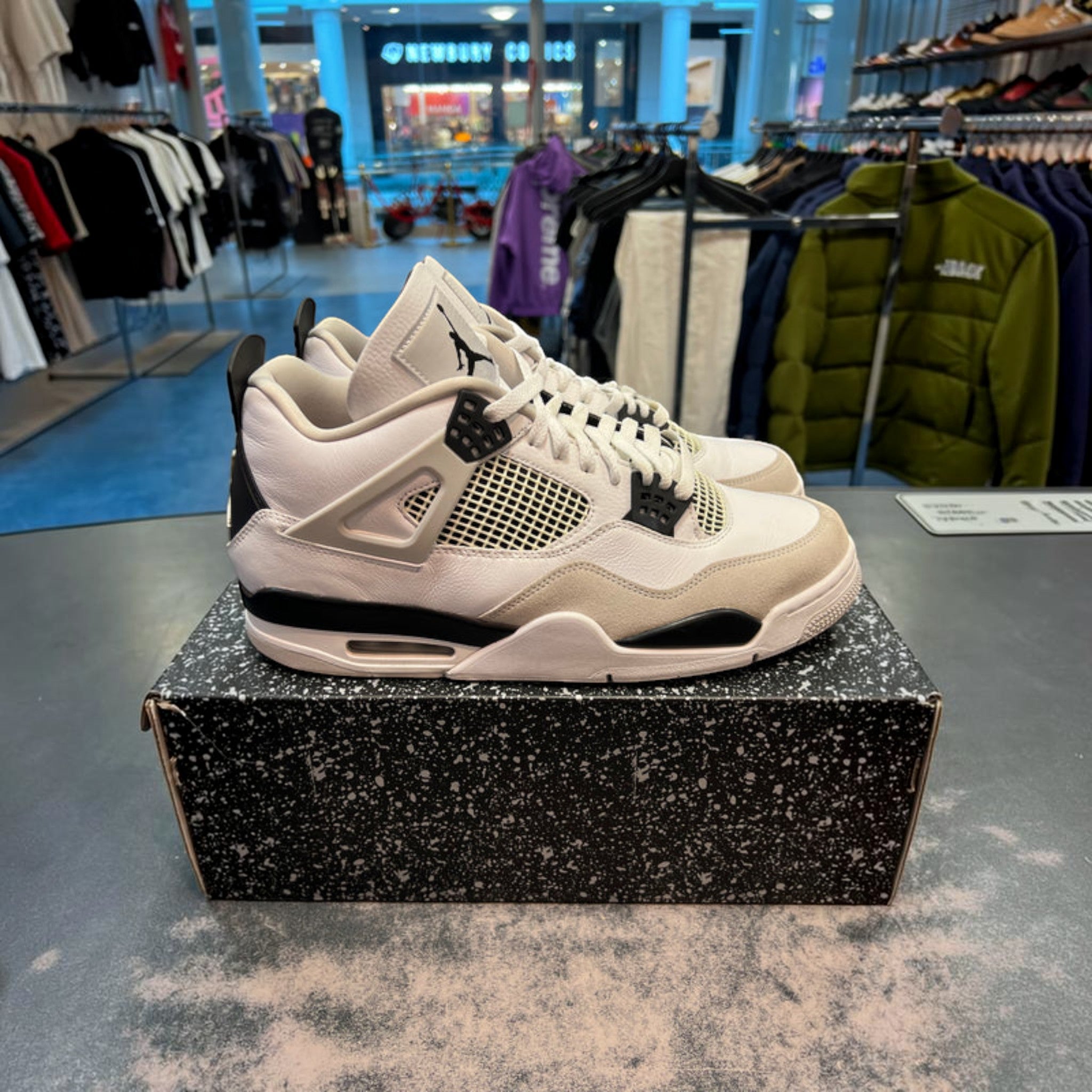 Jordan 4 "Military Black" Size 13M Preowned