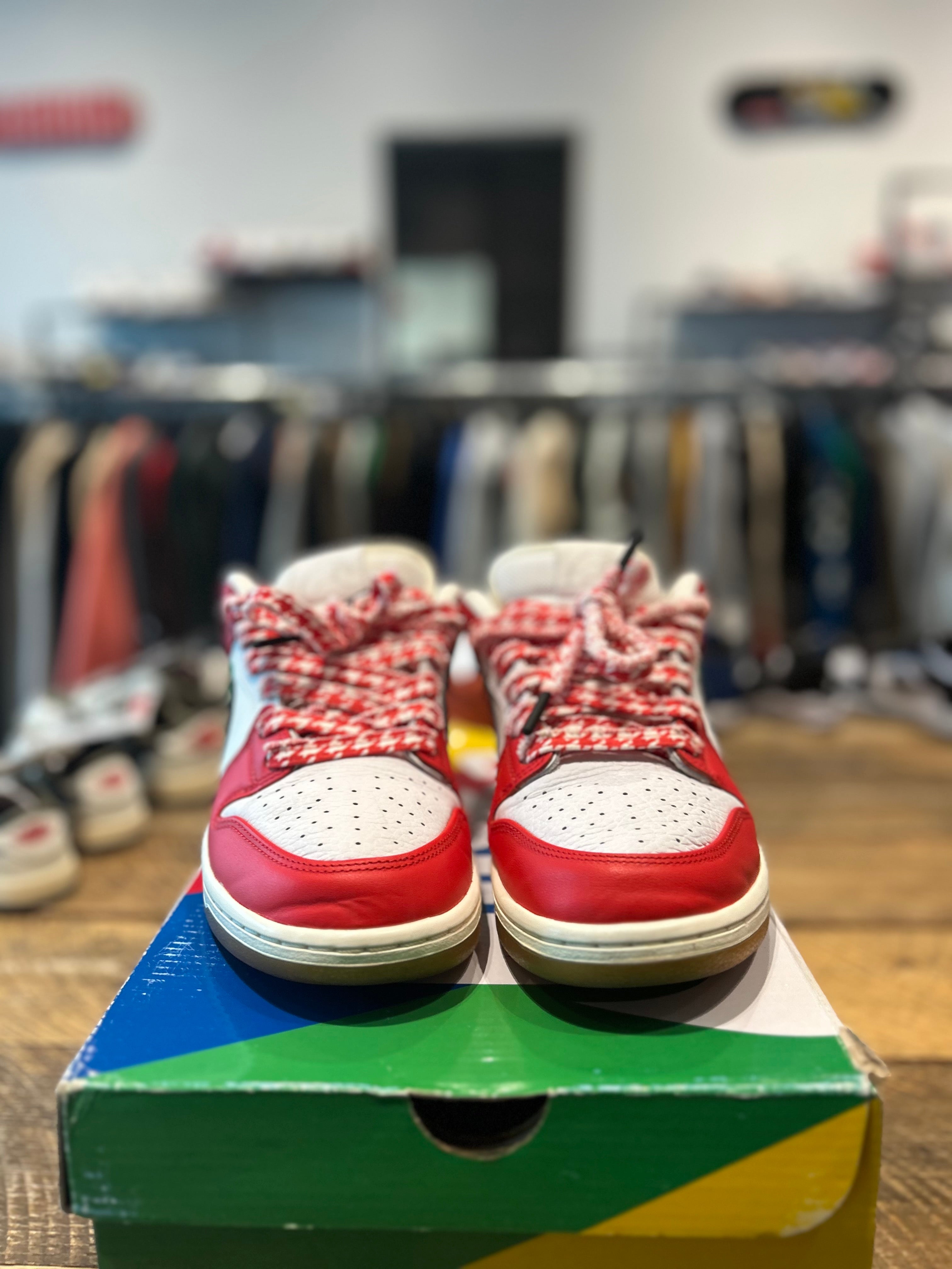 Dunk Low SB "Habibi"  Size 10 Preowned