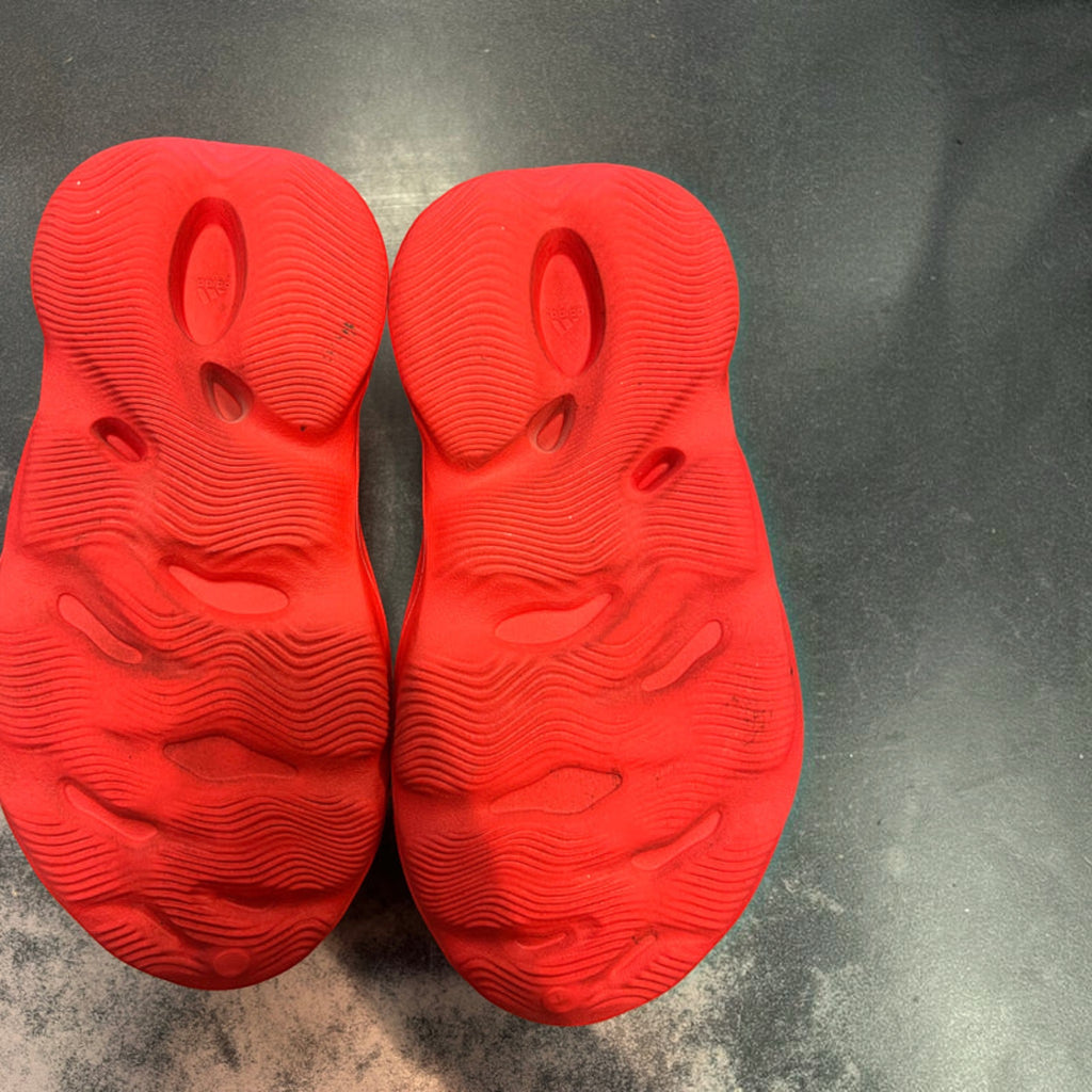Yeezy Foam Runner "Vermillion" Size 8M Preowned NO BOX