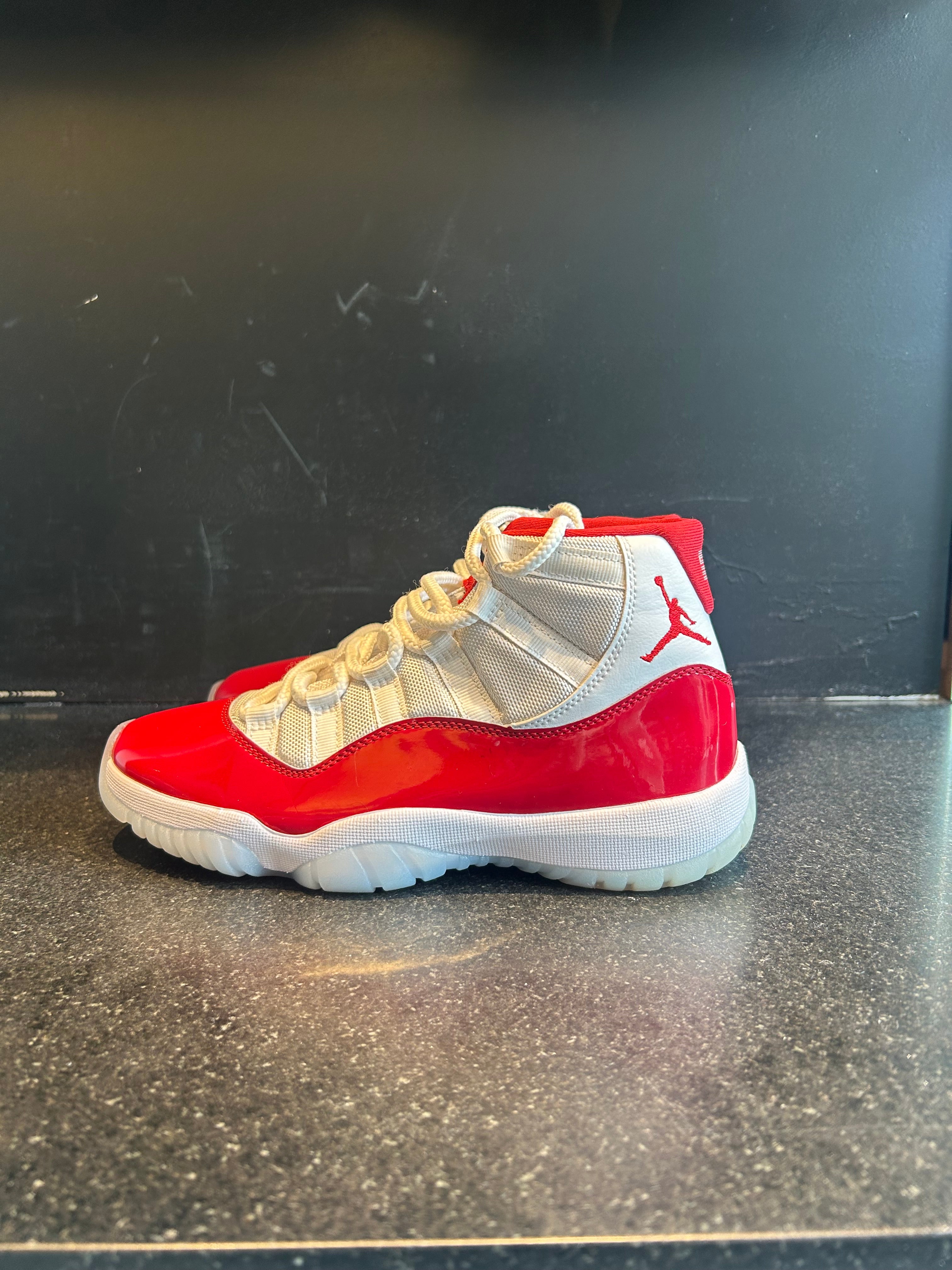 Jordan 11 Retro  Cherry Size 6 Preowned No Box