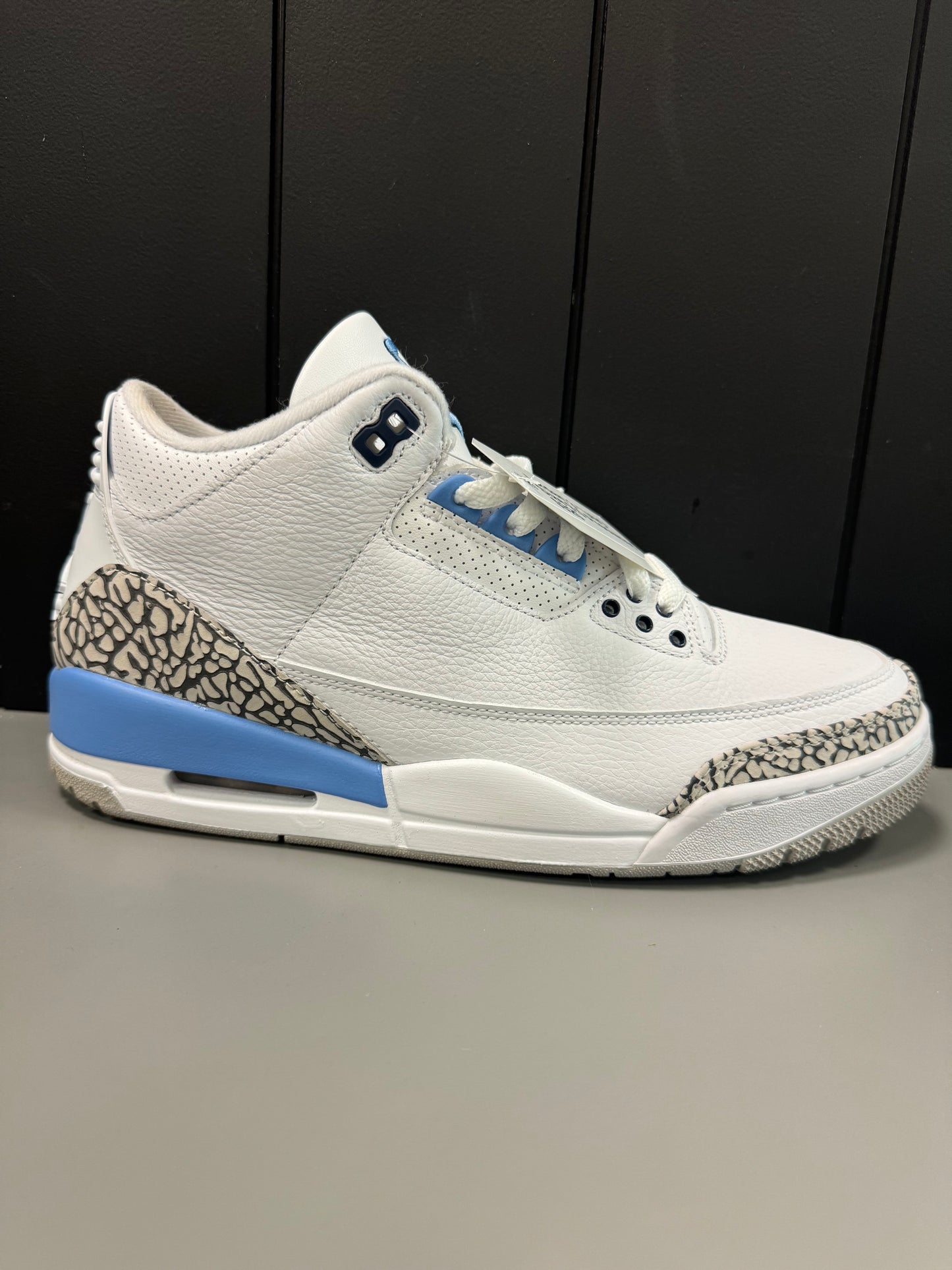 Jordan 3 "UNC" Size 9.5 Preowned