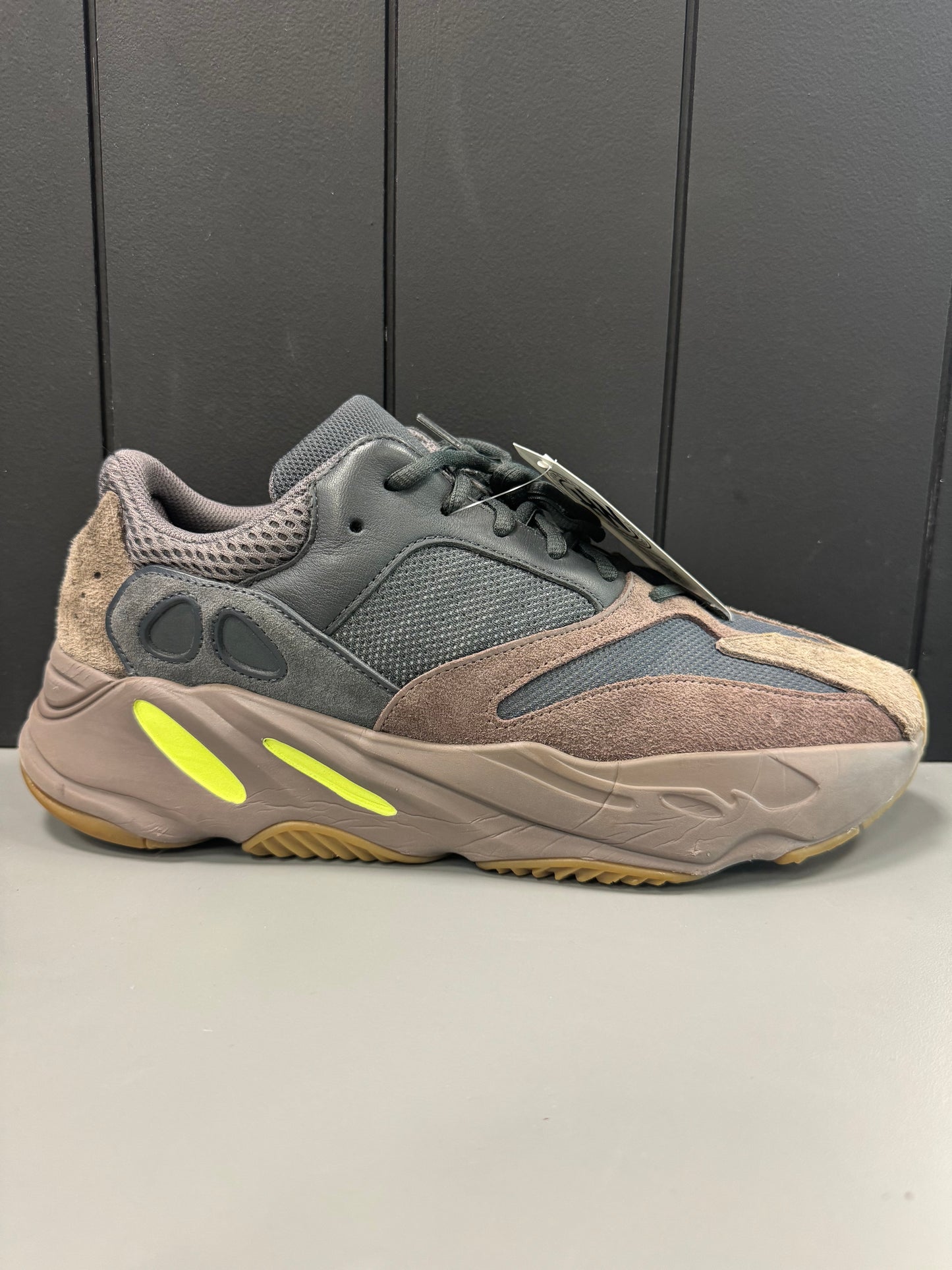 Yeezy 700 "Mauve" Size 11.5 Preowned