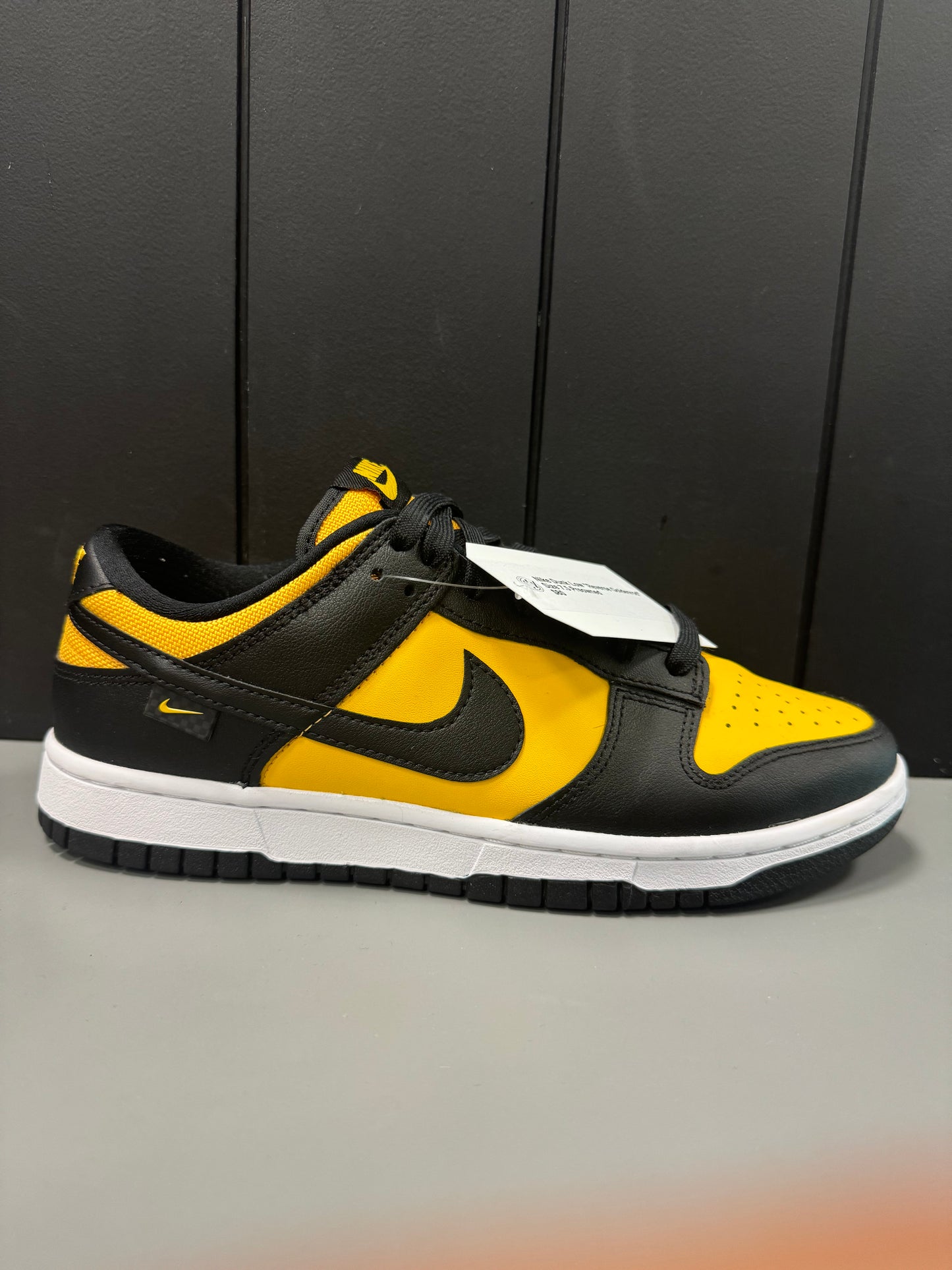 Nike Dunk Low "Reverse Goldenrod" Size 7.5 Preowned